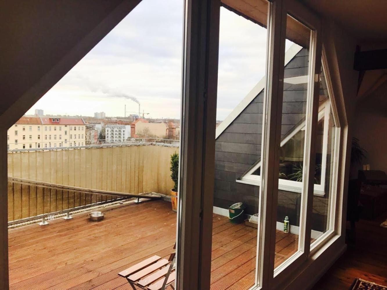 Helle Dachgeschosswohnung für 8 Personen in zentraler Lage