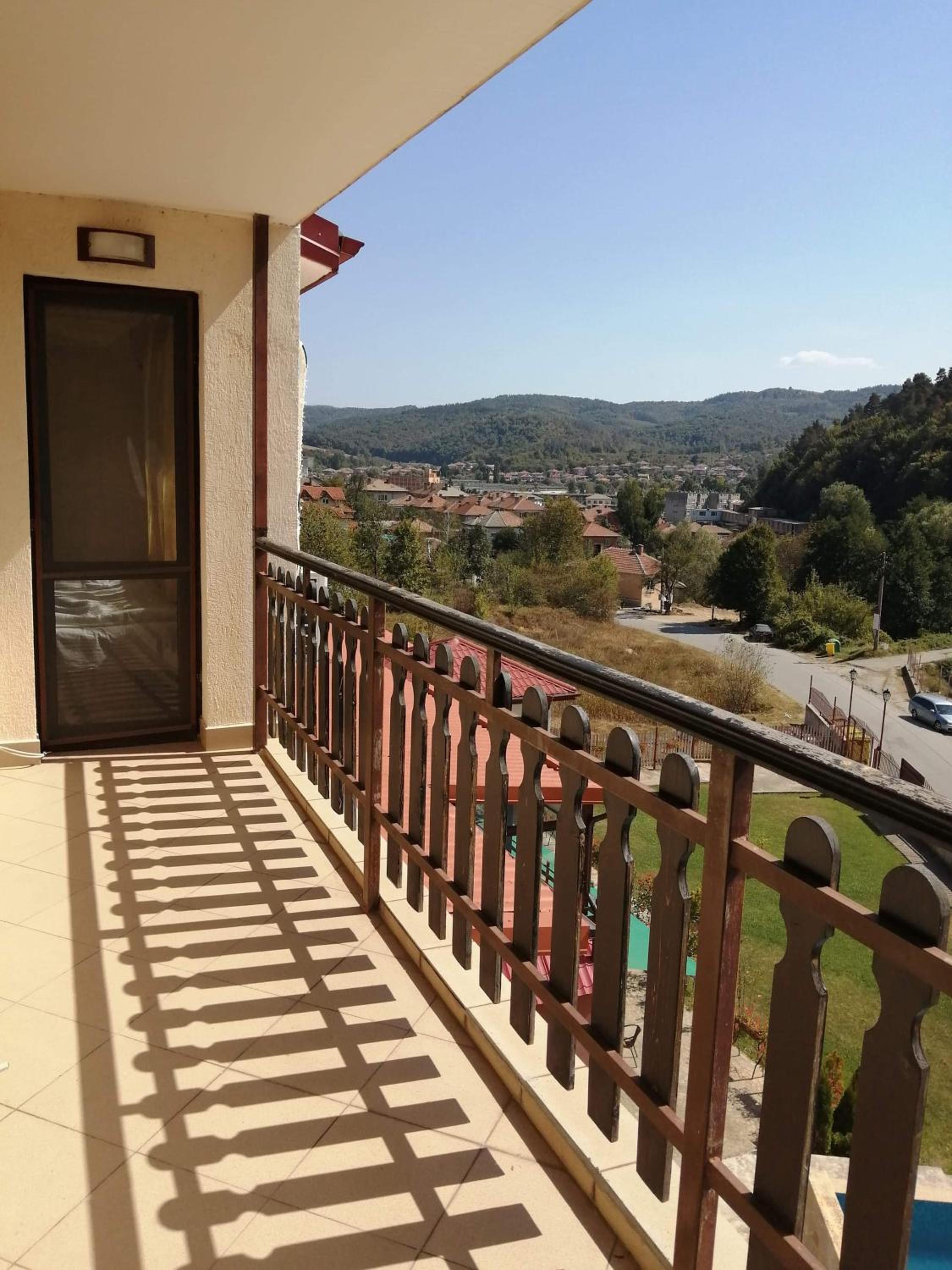 Apartment Lake Tryavna view 2