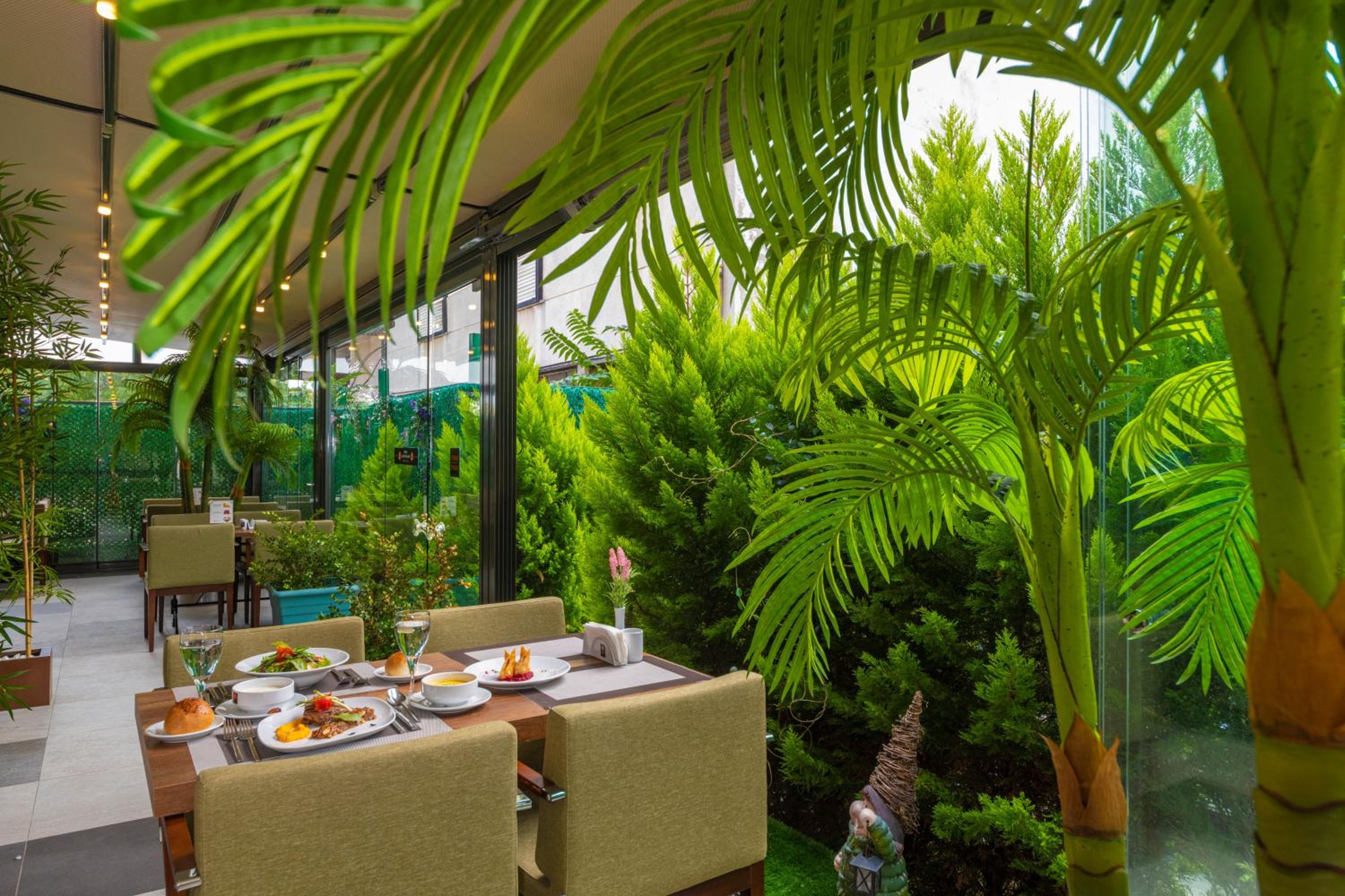 Land Park Otel - Image 32