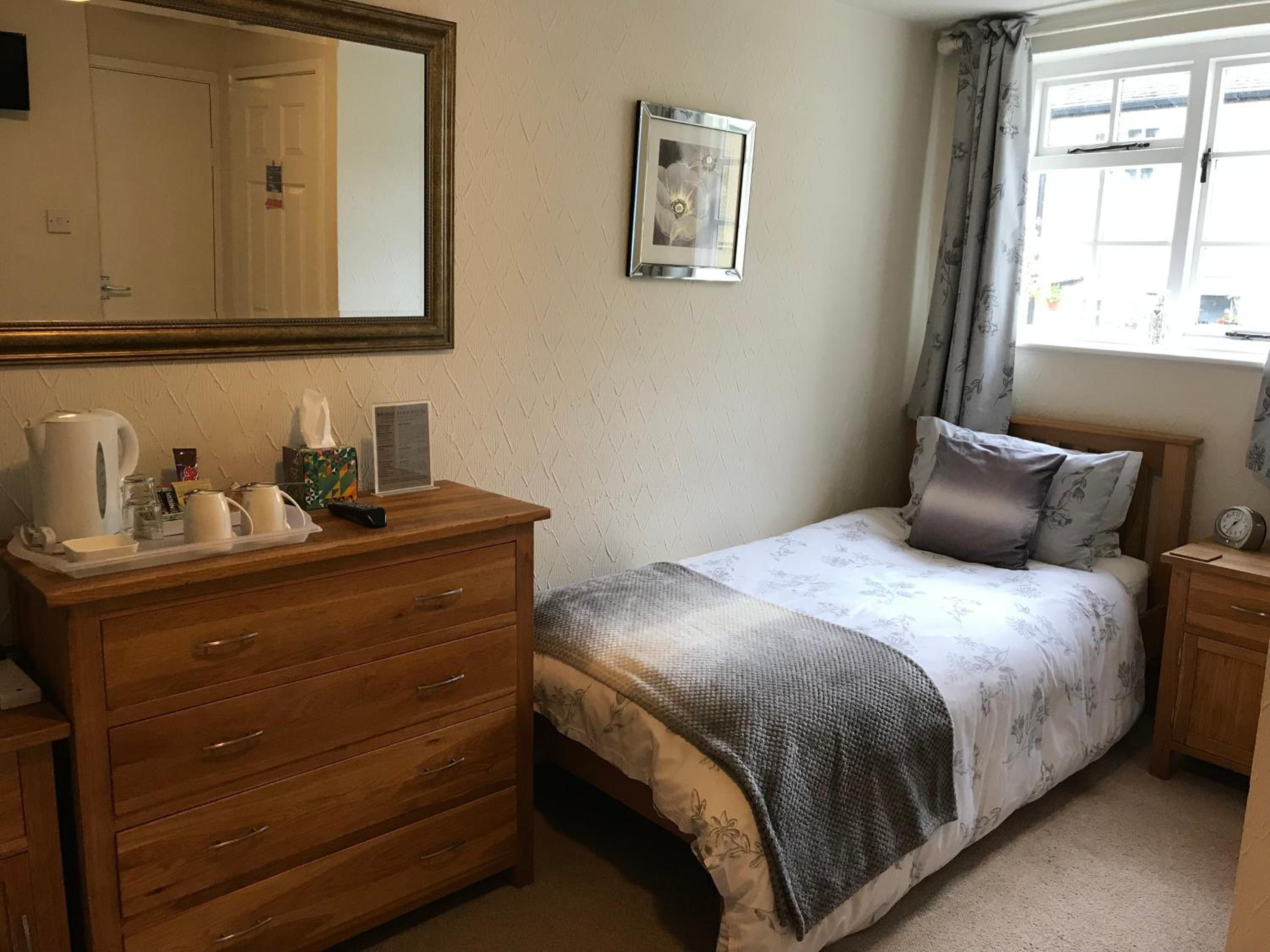 Bridge Farm Hotel