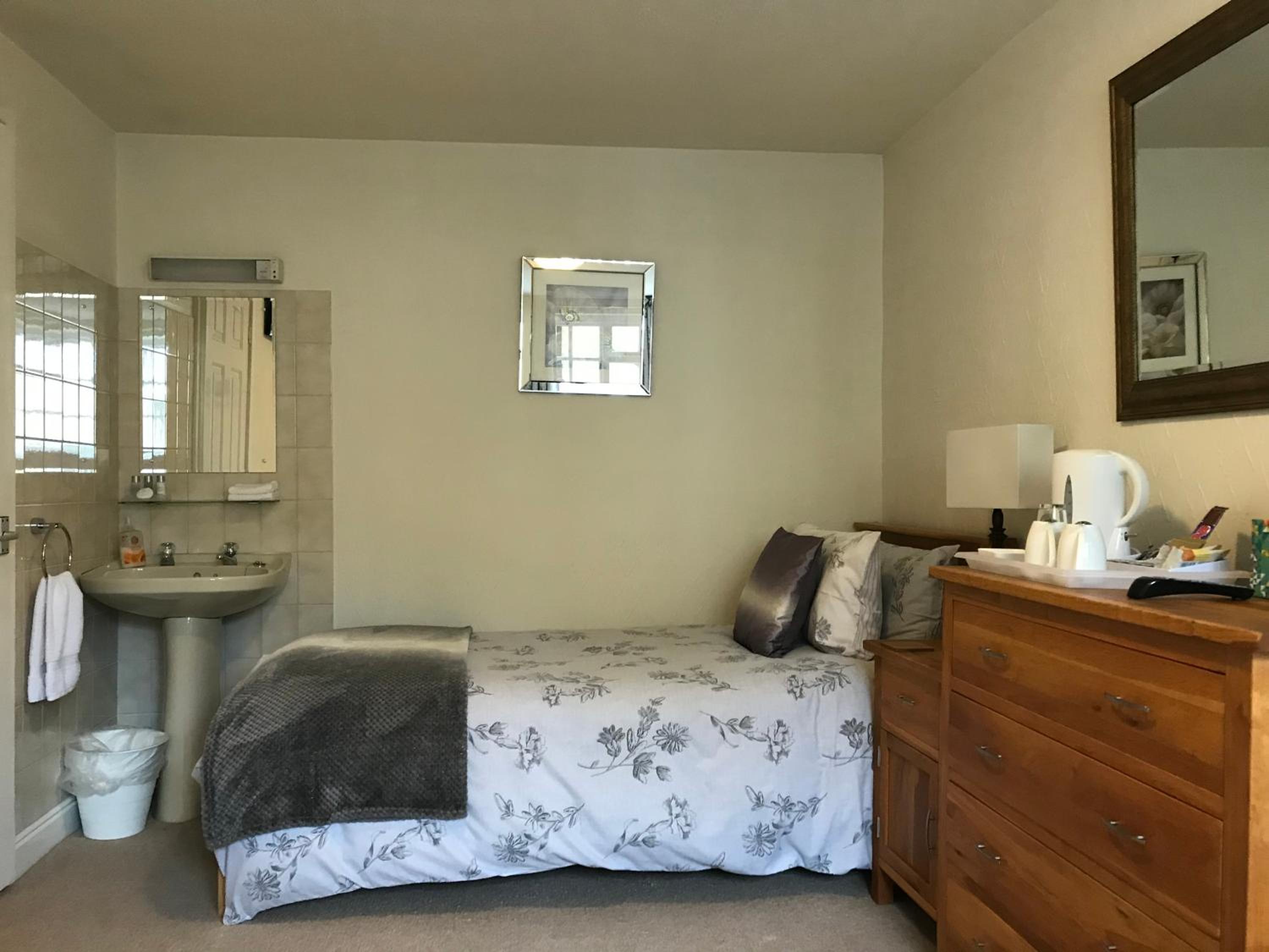 Bridge Farm Hotel
