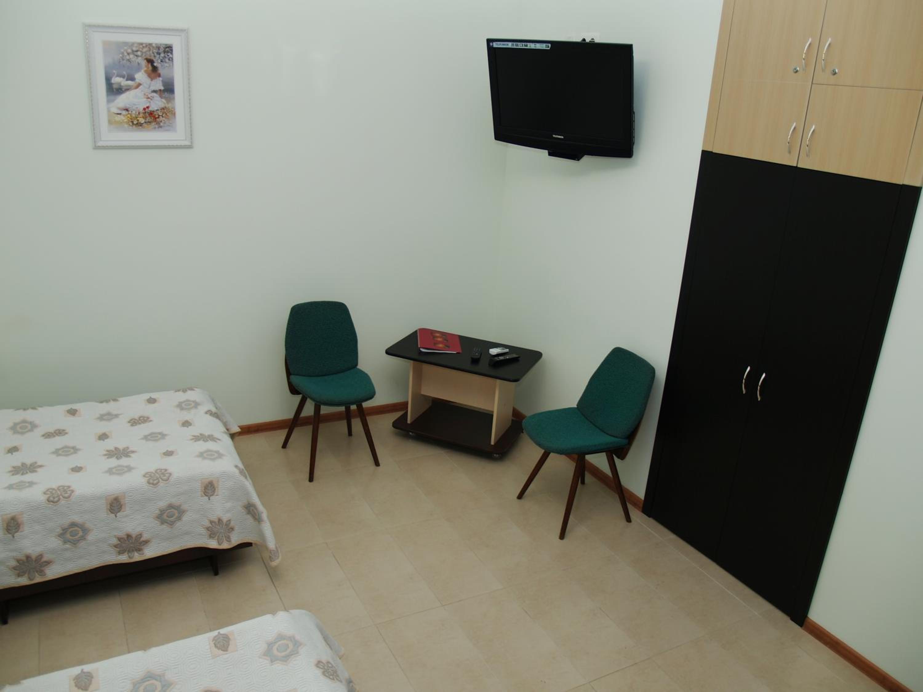 Photo 8