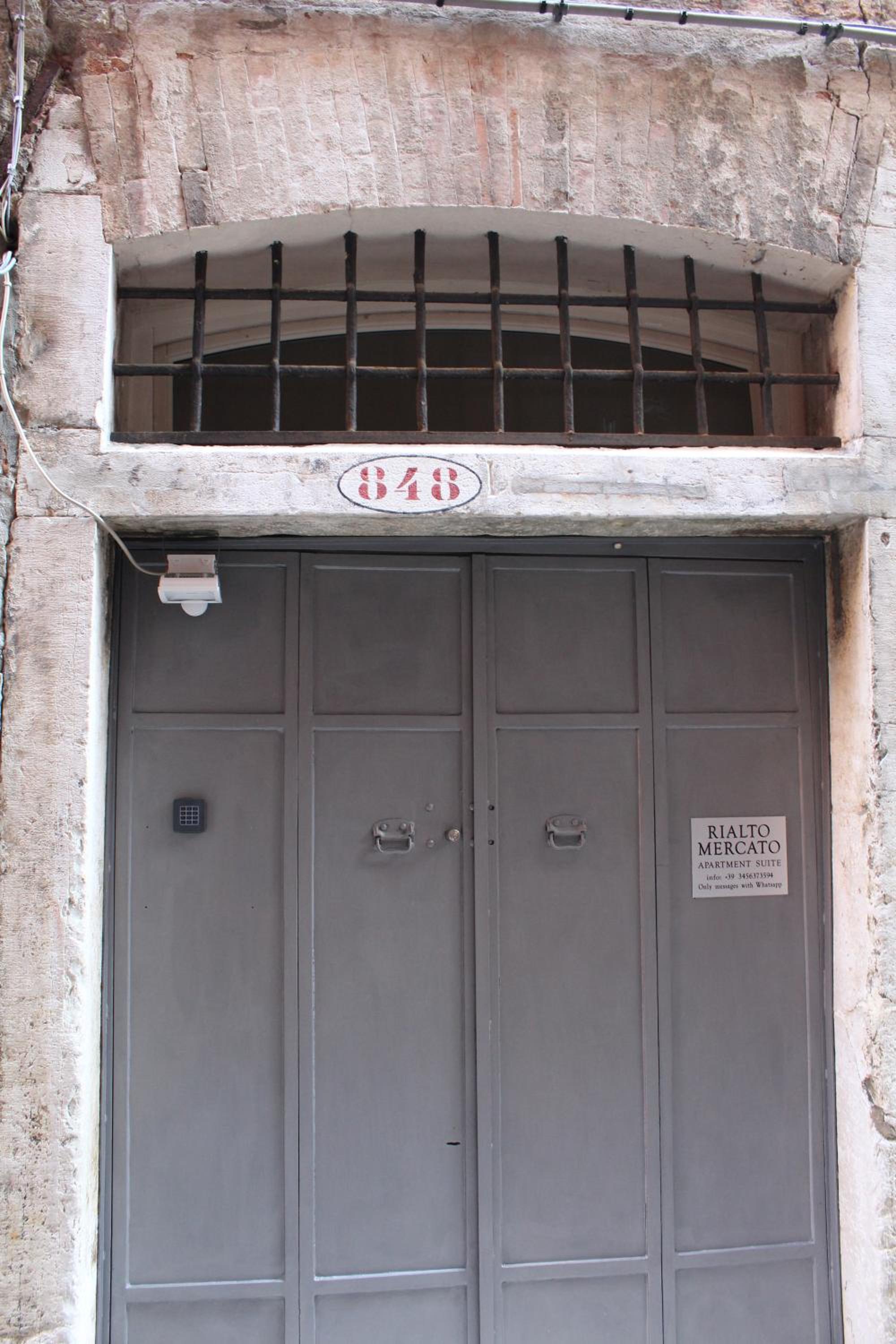 Rialto Mercato apartment suite