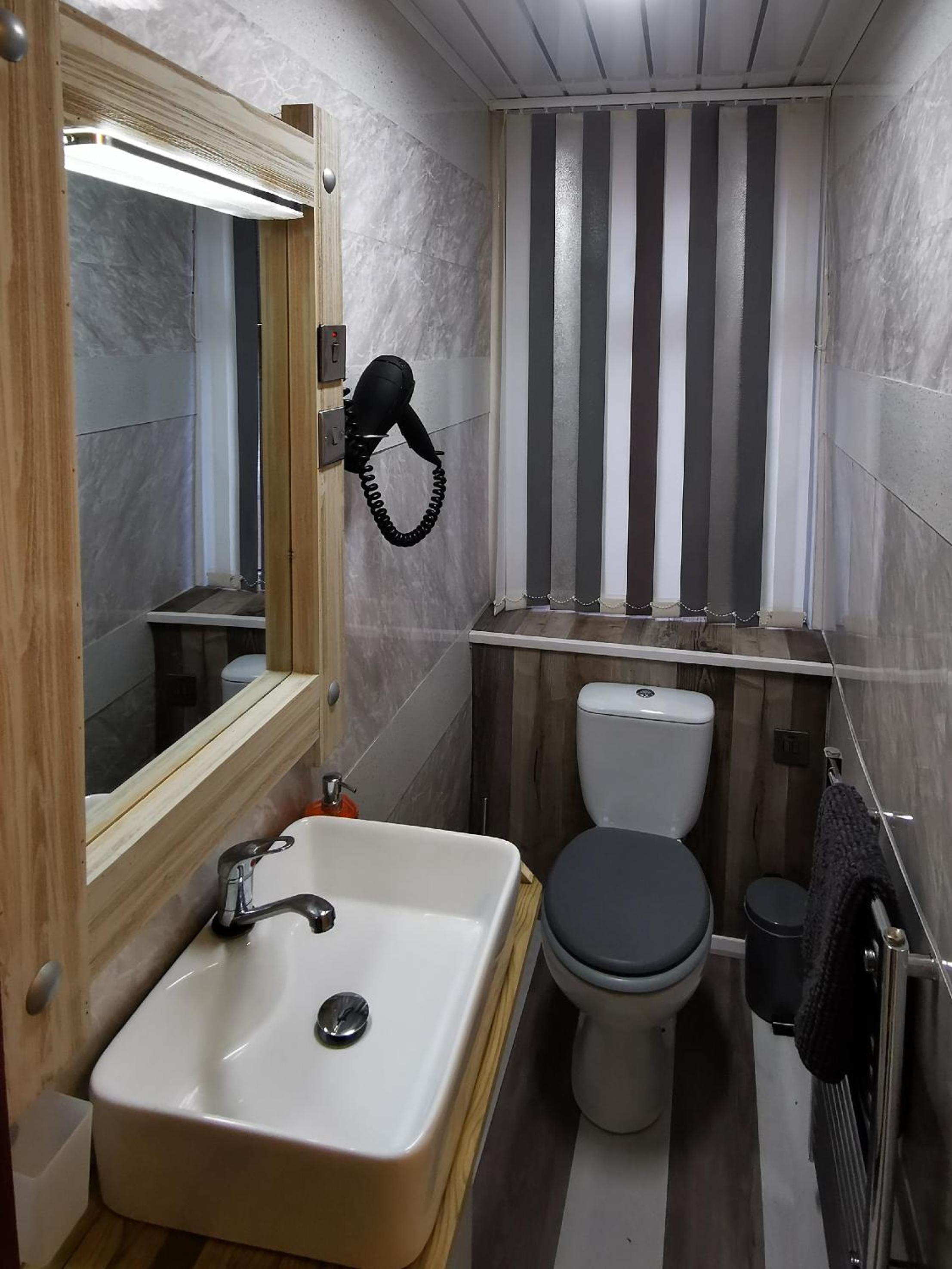Somerset House Apartments view 4