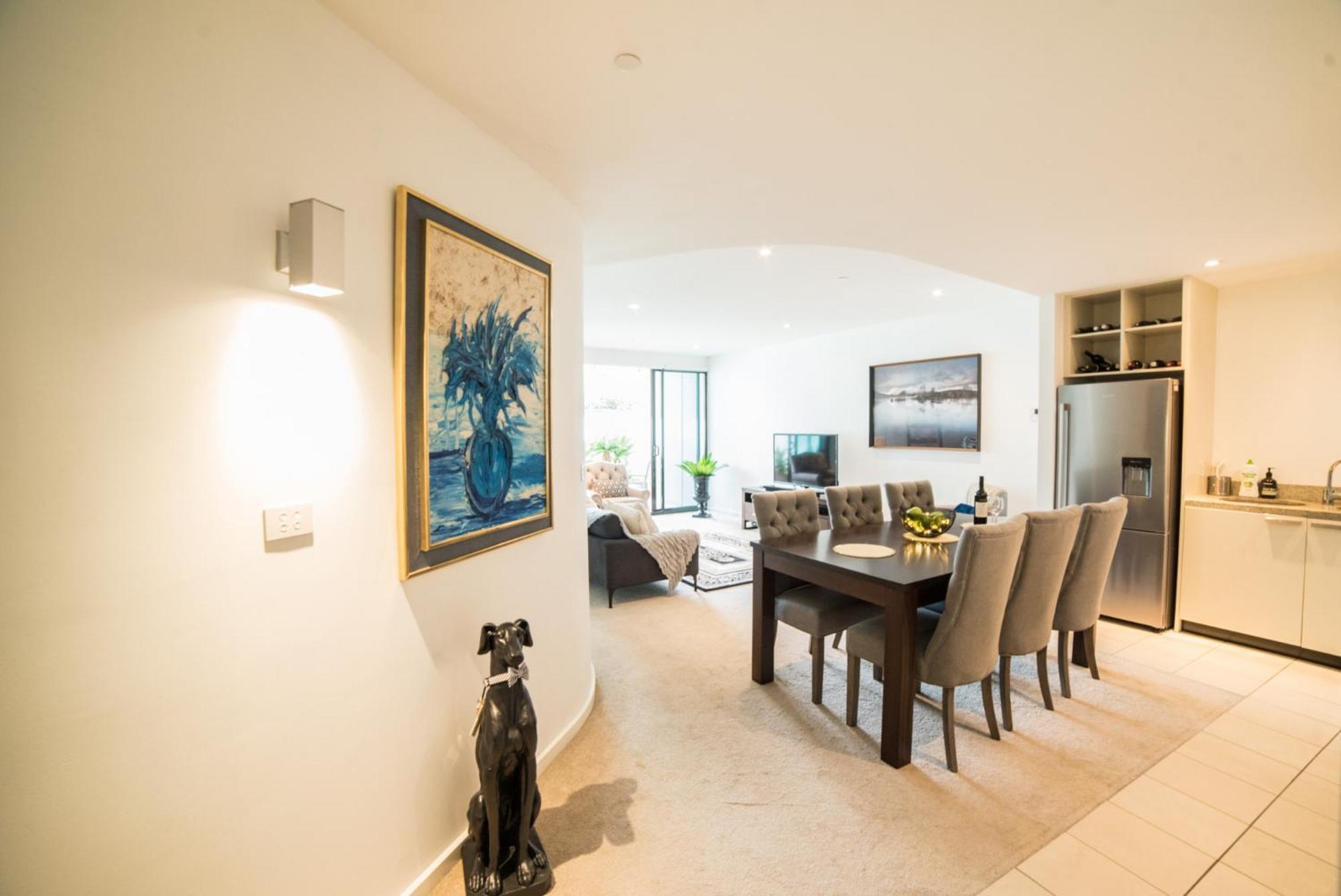 Mega Style Apartments Richmond view 5