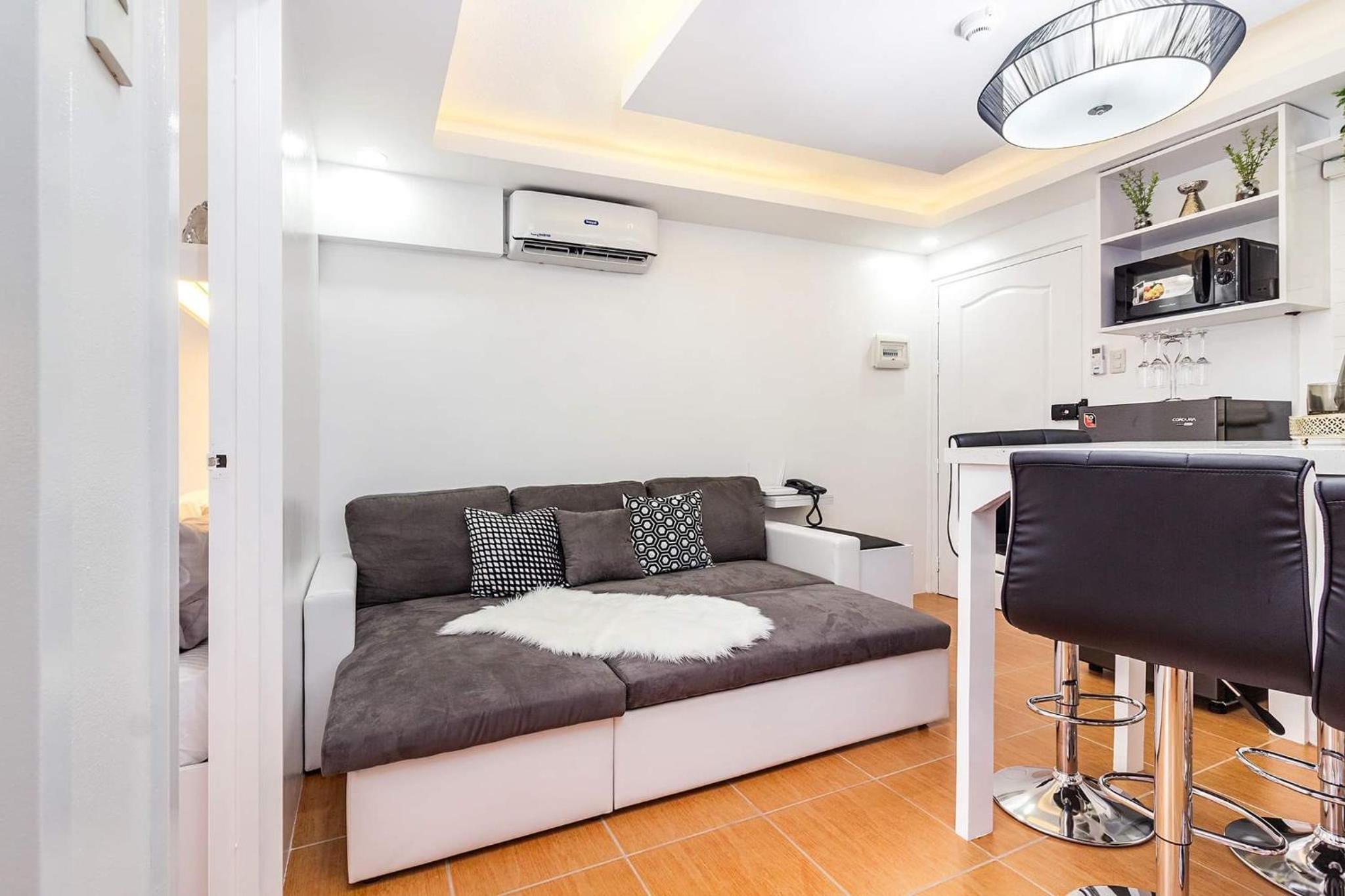 Evania by J&J Homes 2BR Unit At One Oasis Cebu view 3