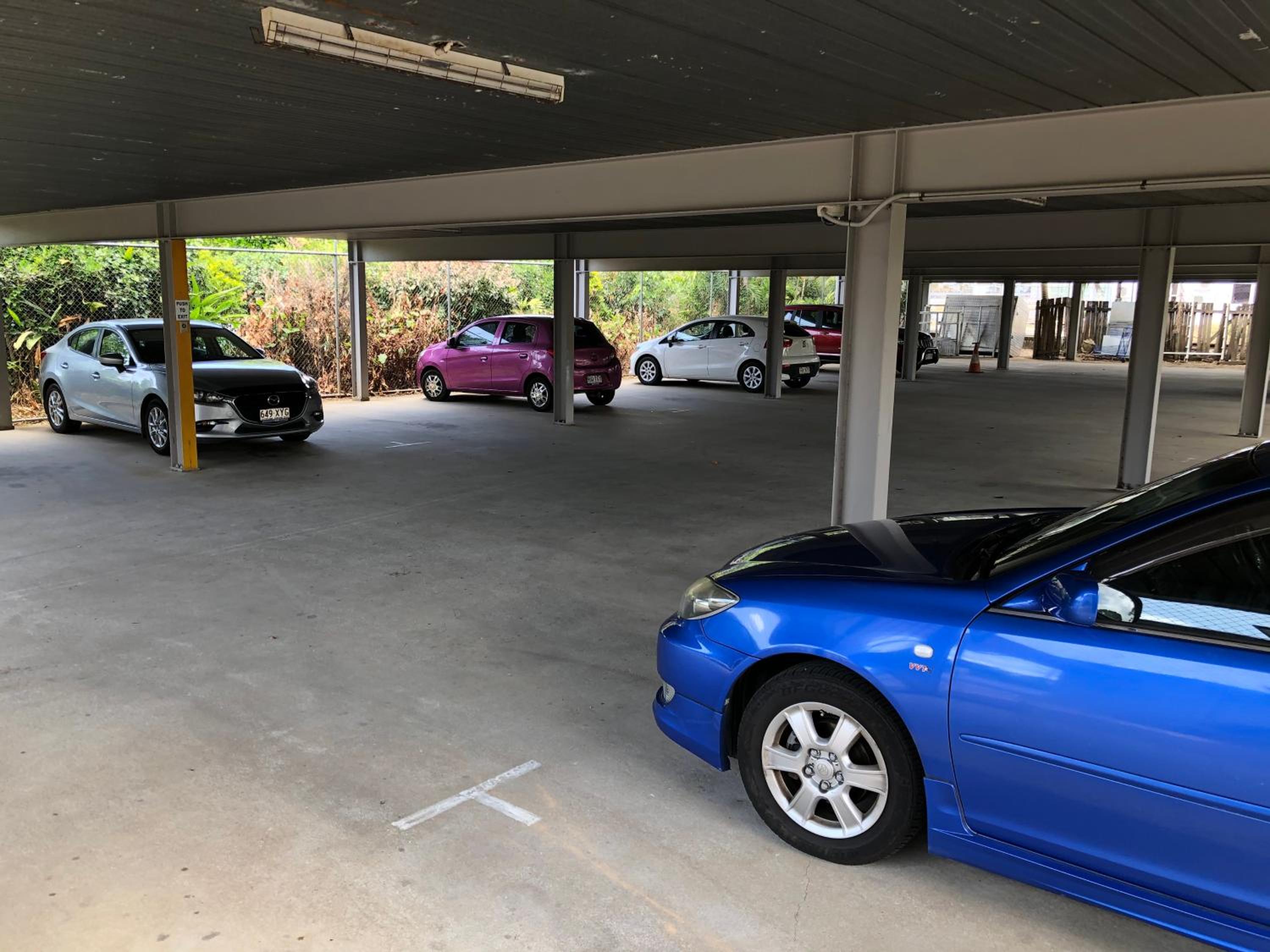 Cairns Reef Apartments & Motel