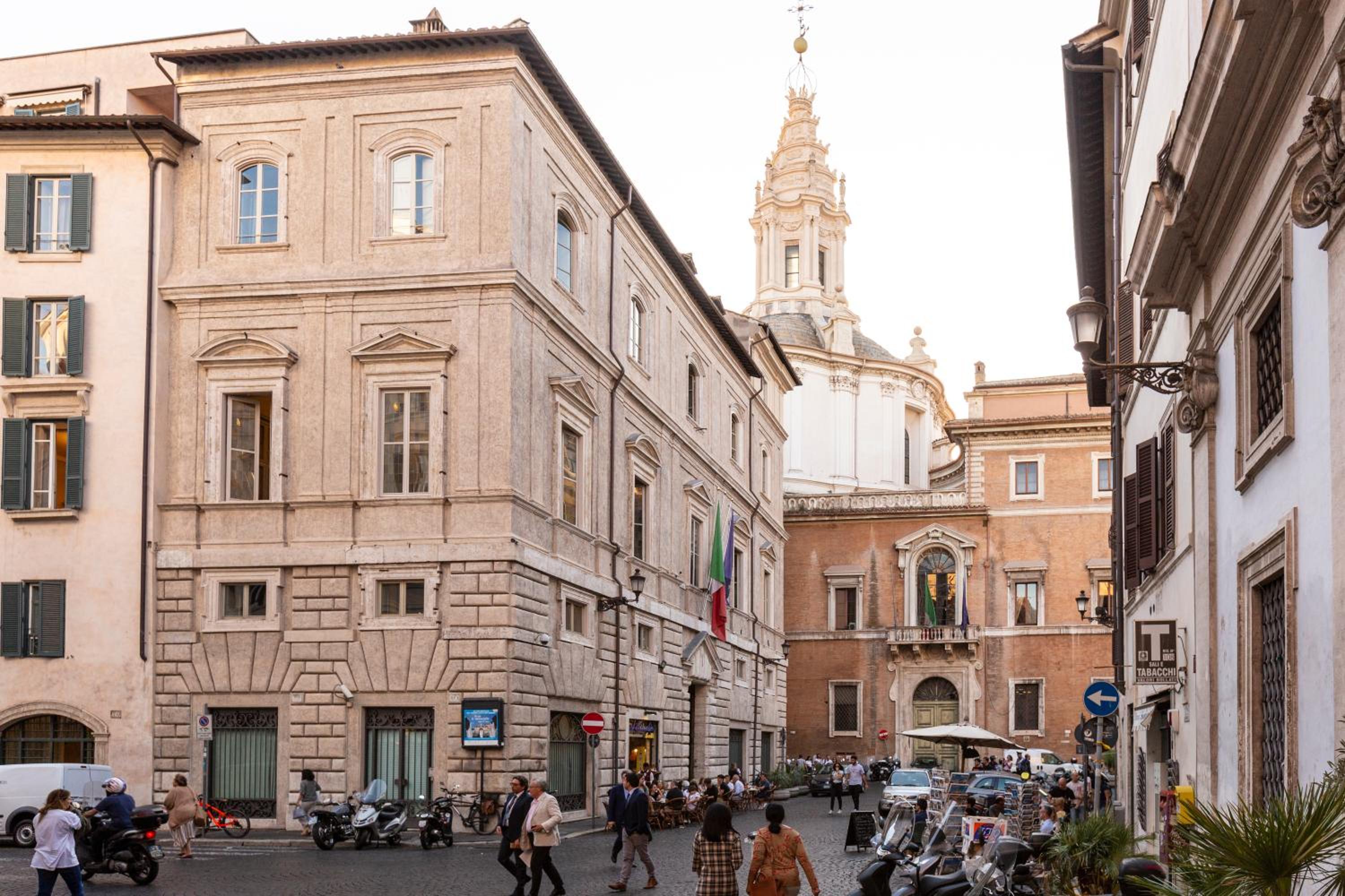 Pantheon Palazzo Nari