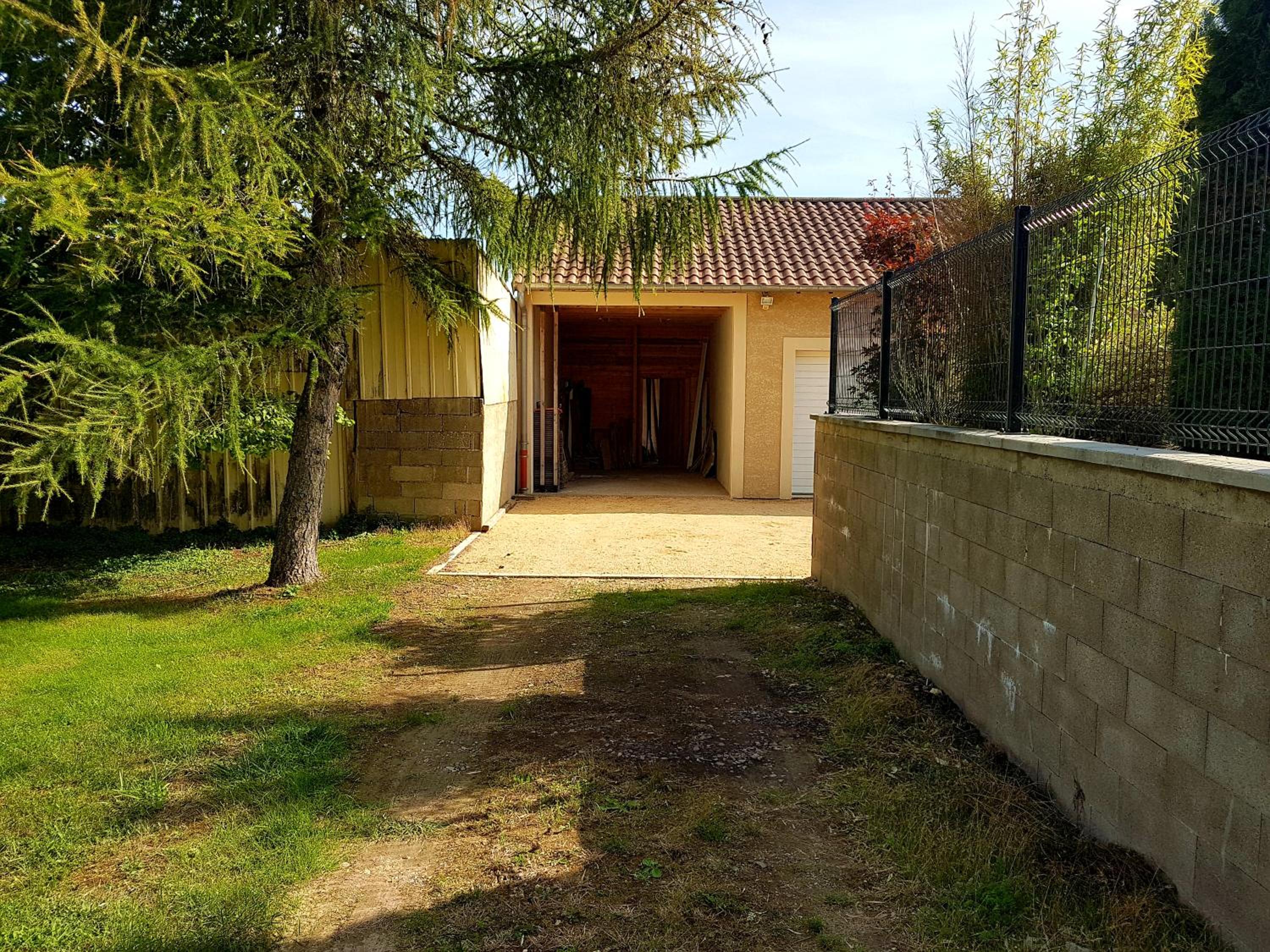 Photo 12