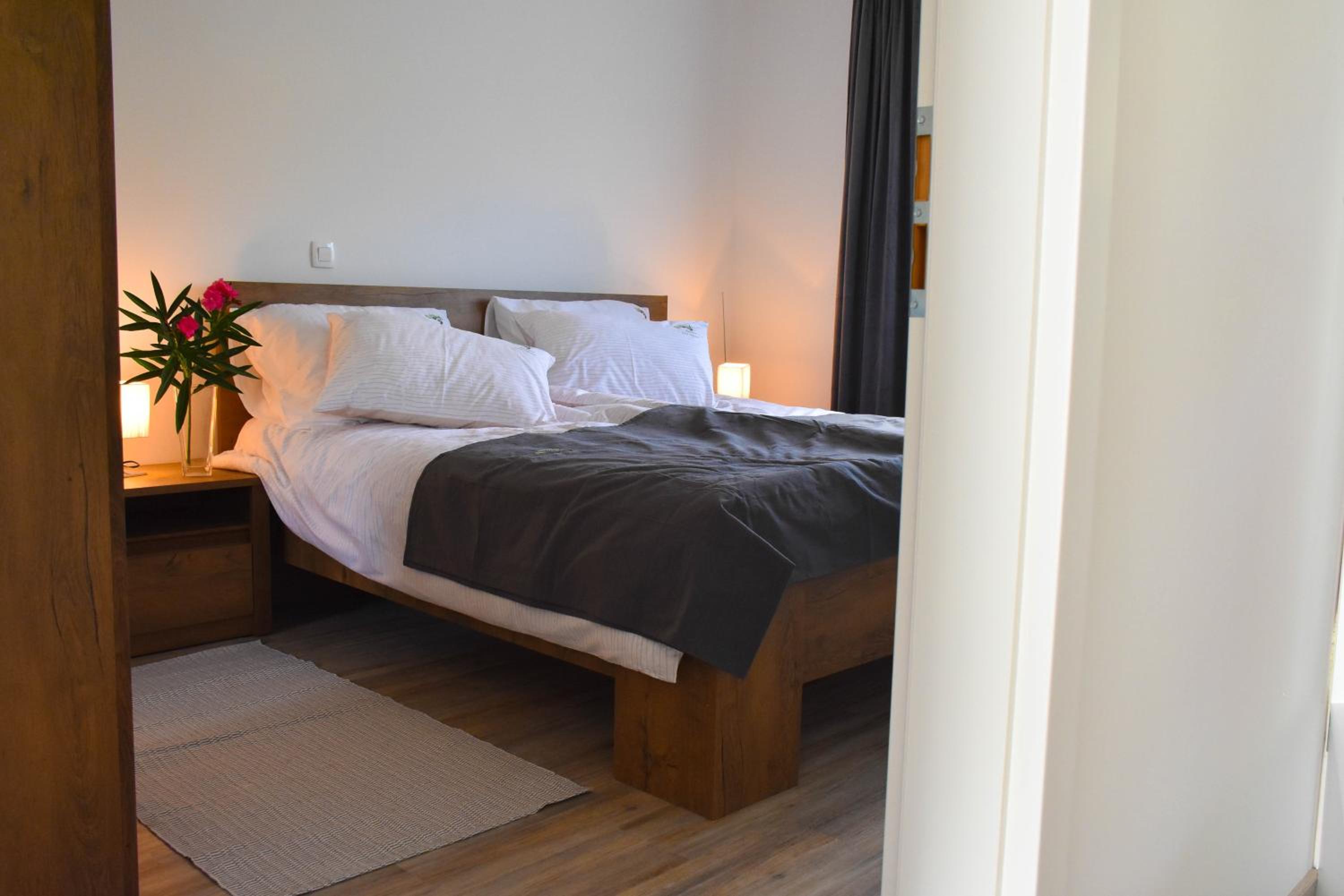 Apartma med oljkami - Portorož view 2