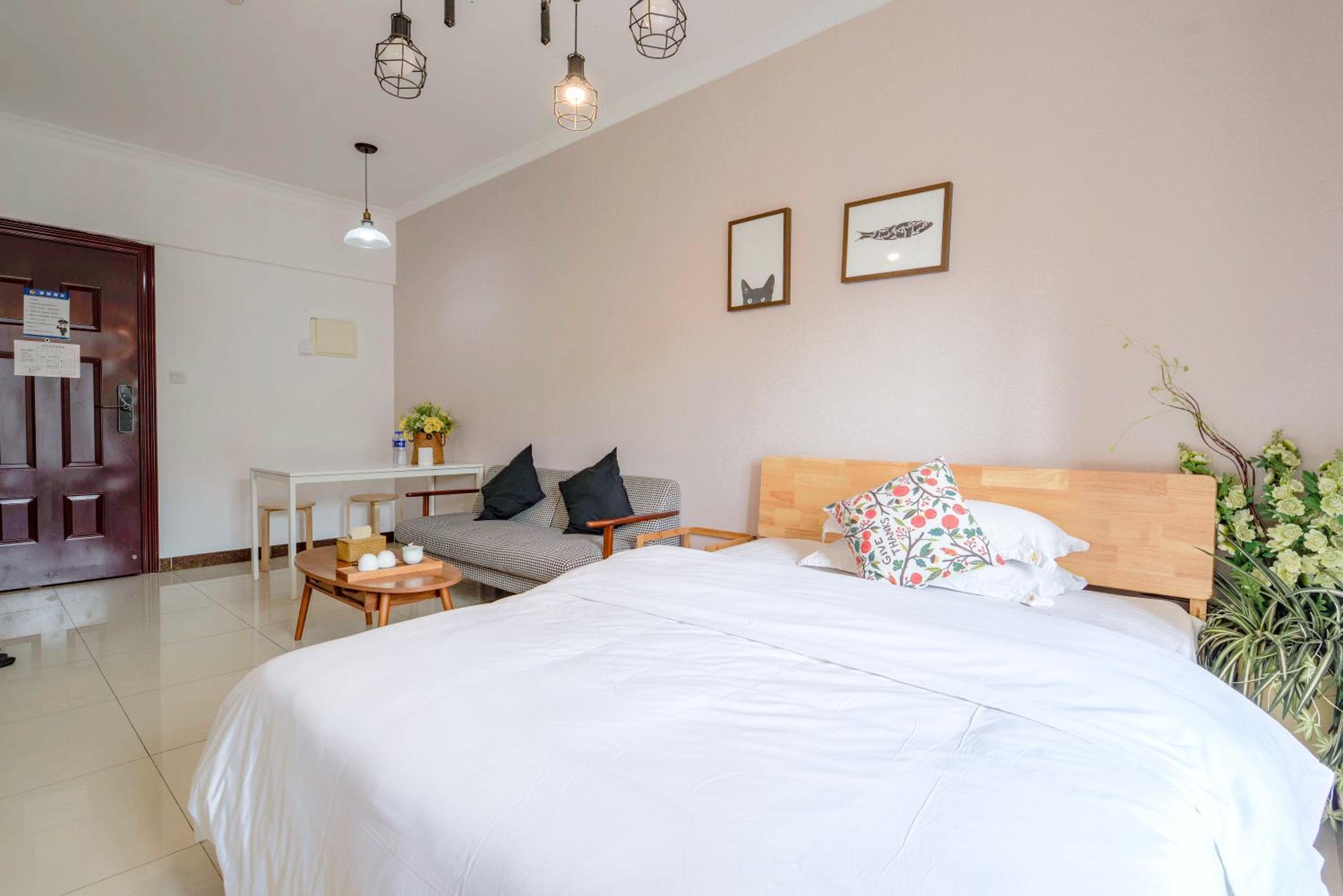 Ben Shu Jia Apartment Pazhou Branch