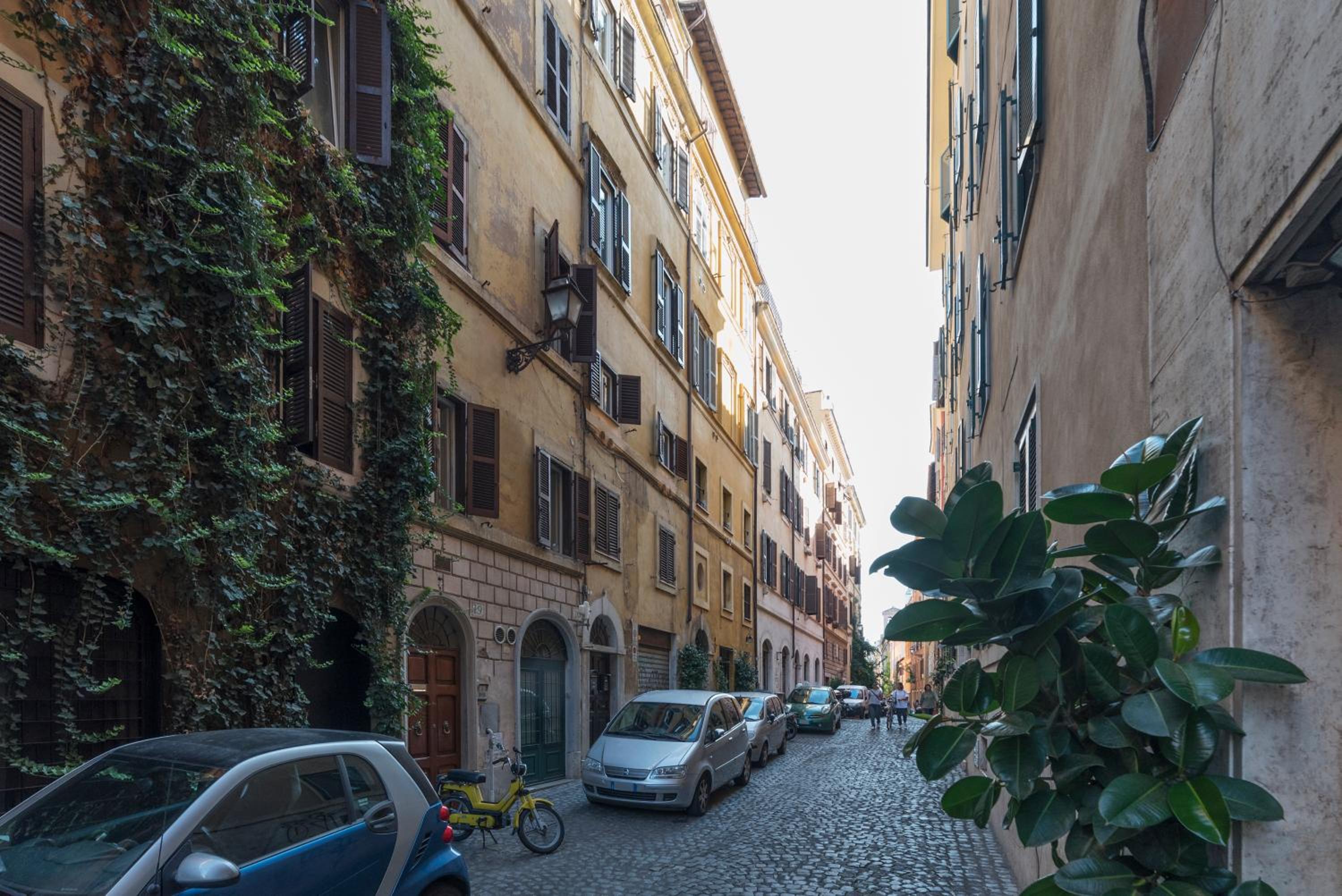 GuestHost - Fori Imperiali Apartment