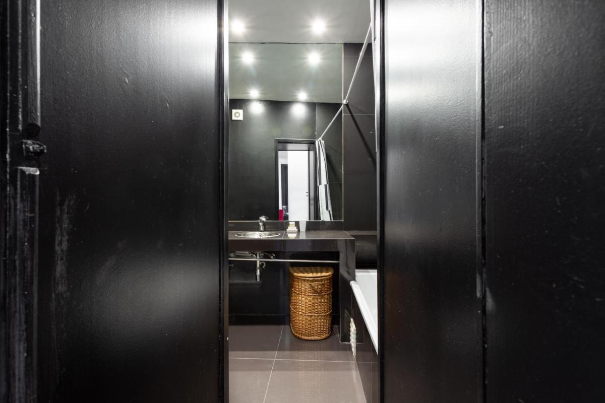 ALTIDO Bold and colourful 1-bed flat at the heart of Chiado, nearby Carmo Convent view 4
