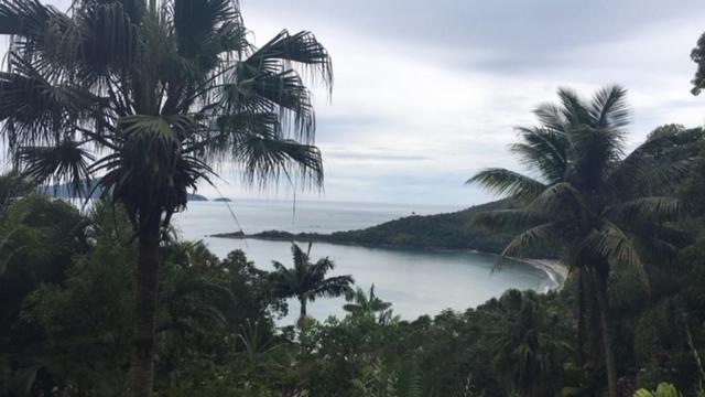 Casa com linda vista para o mar para amantes da natureza