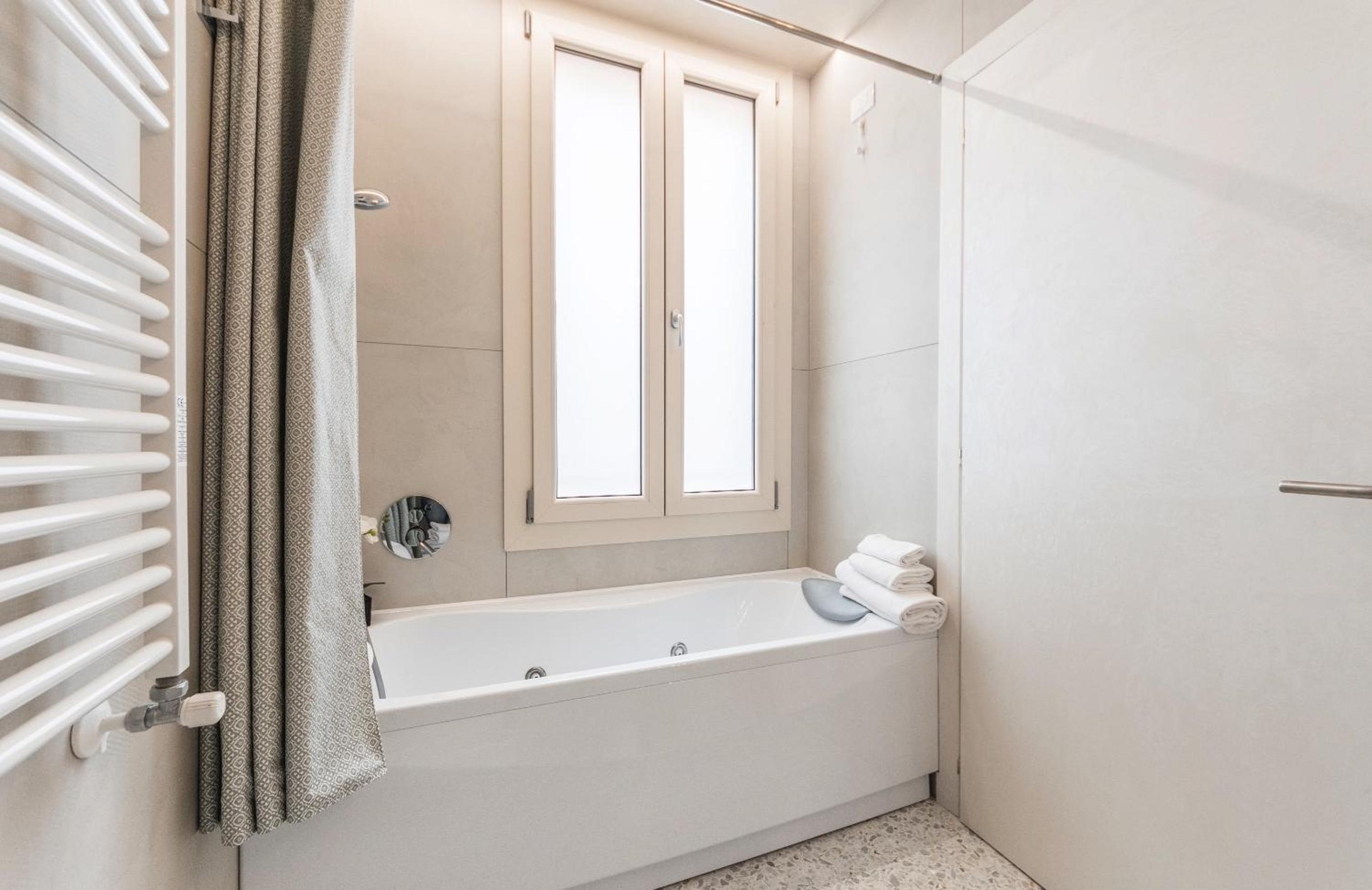 Rialto Luxury Flat