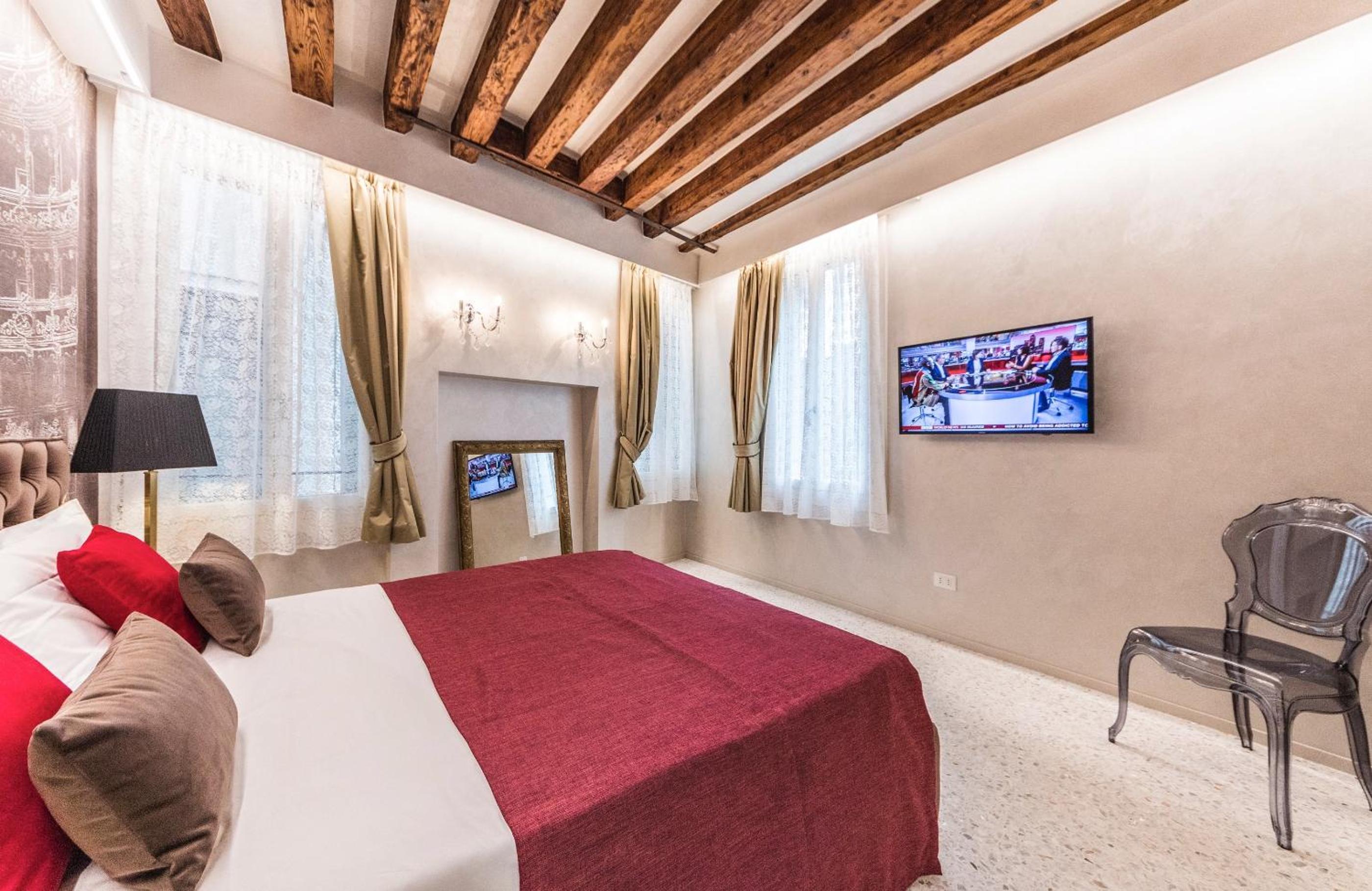 Rialto Luxury Flat