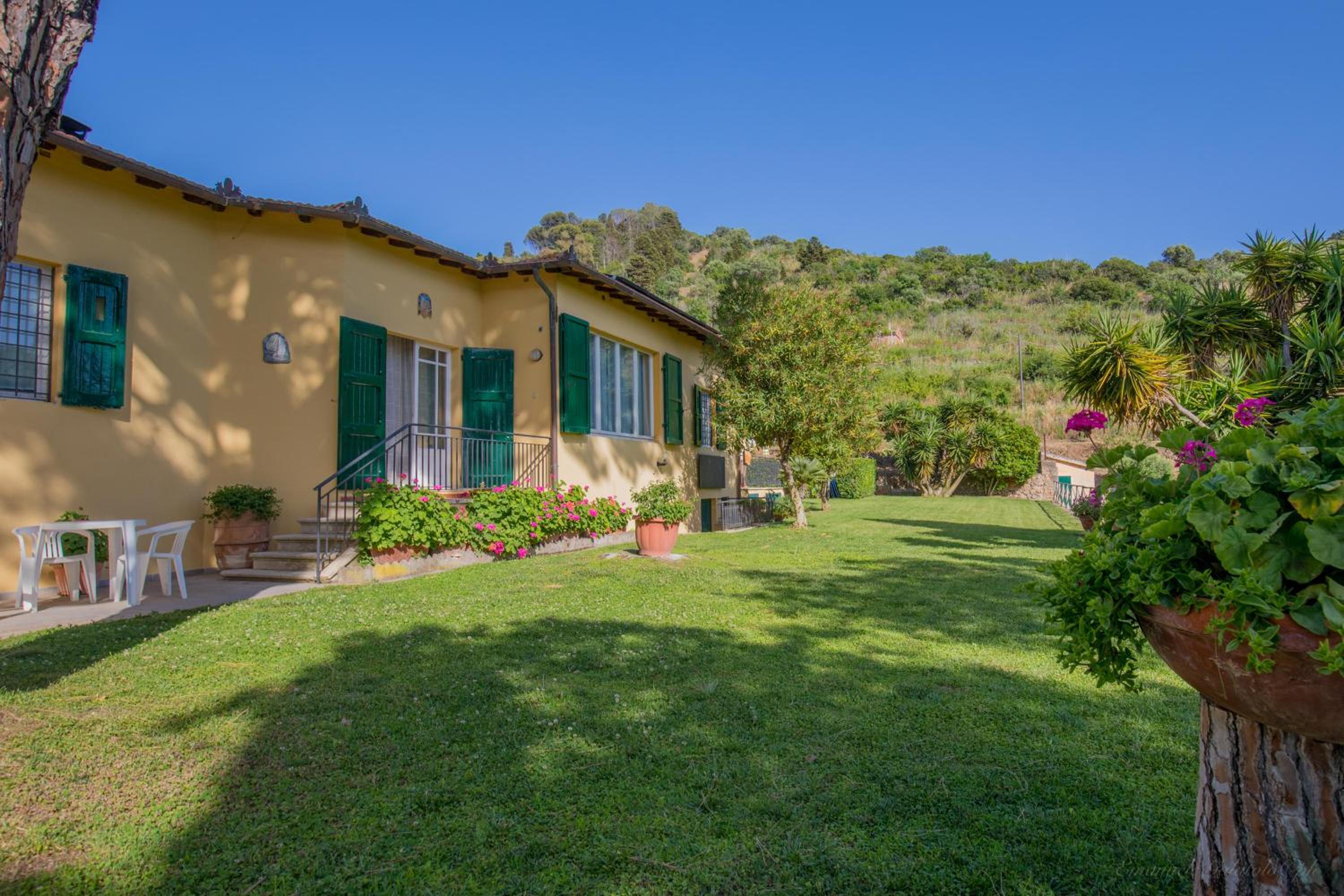 Mediterranean Villa photo 2