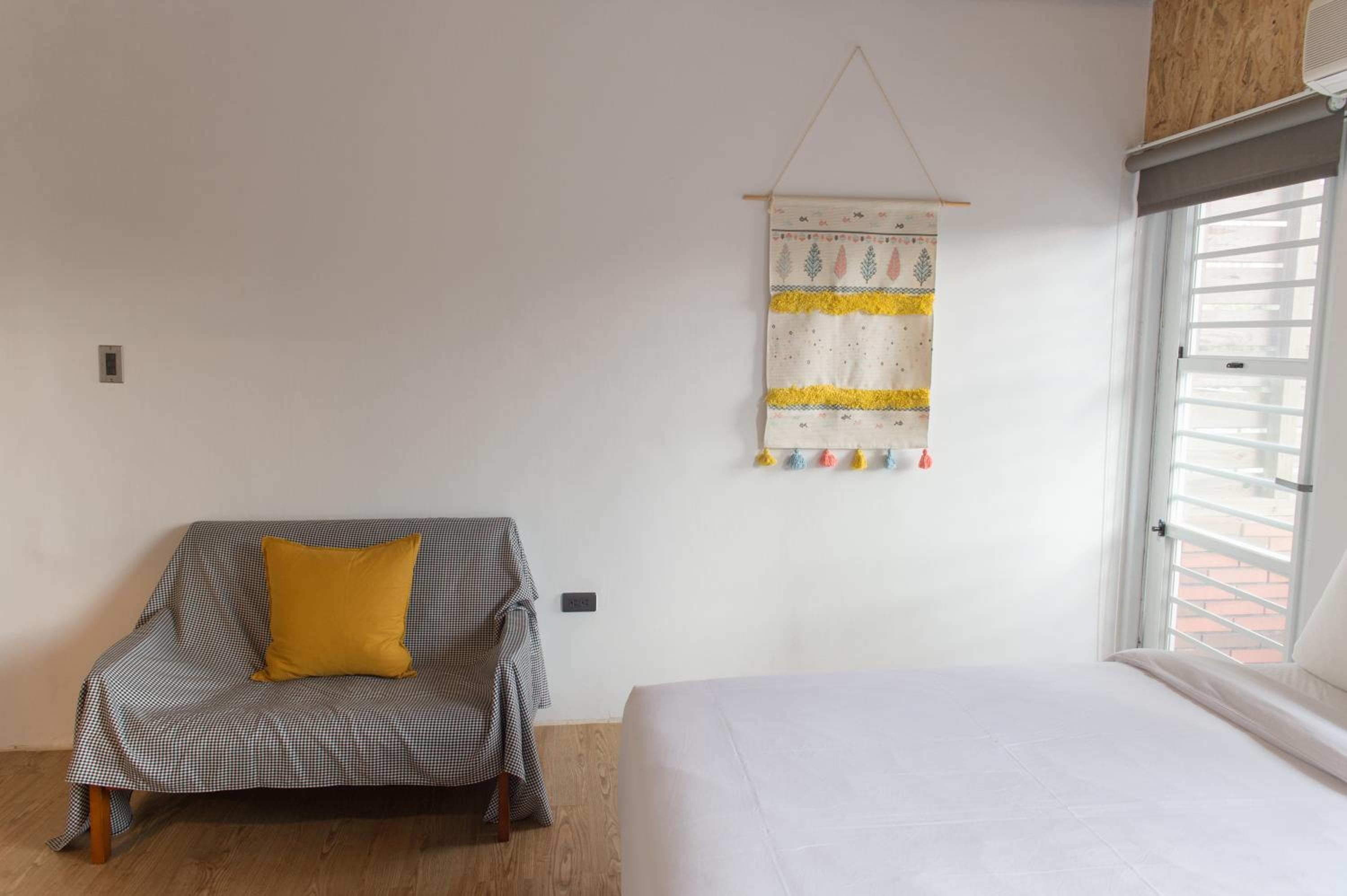 HELLO Make Yourself at Home view 4