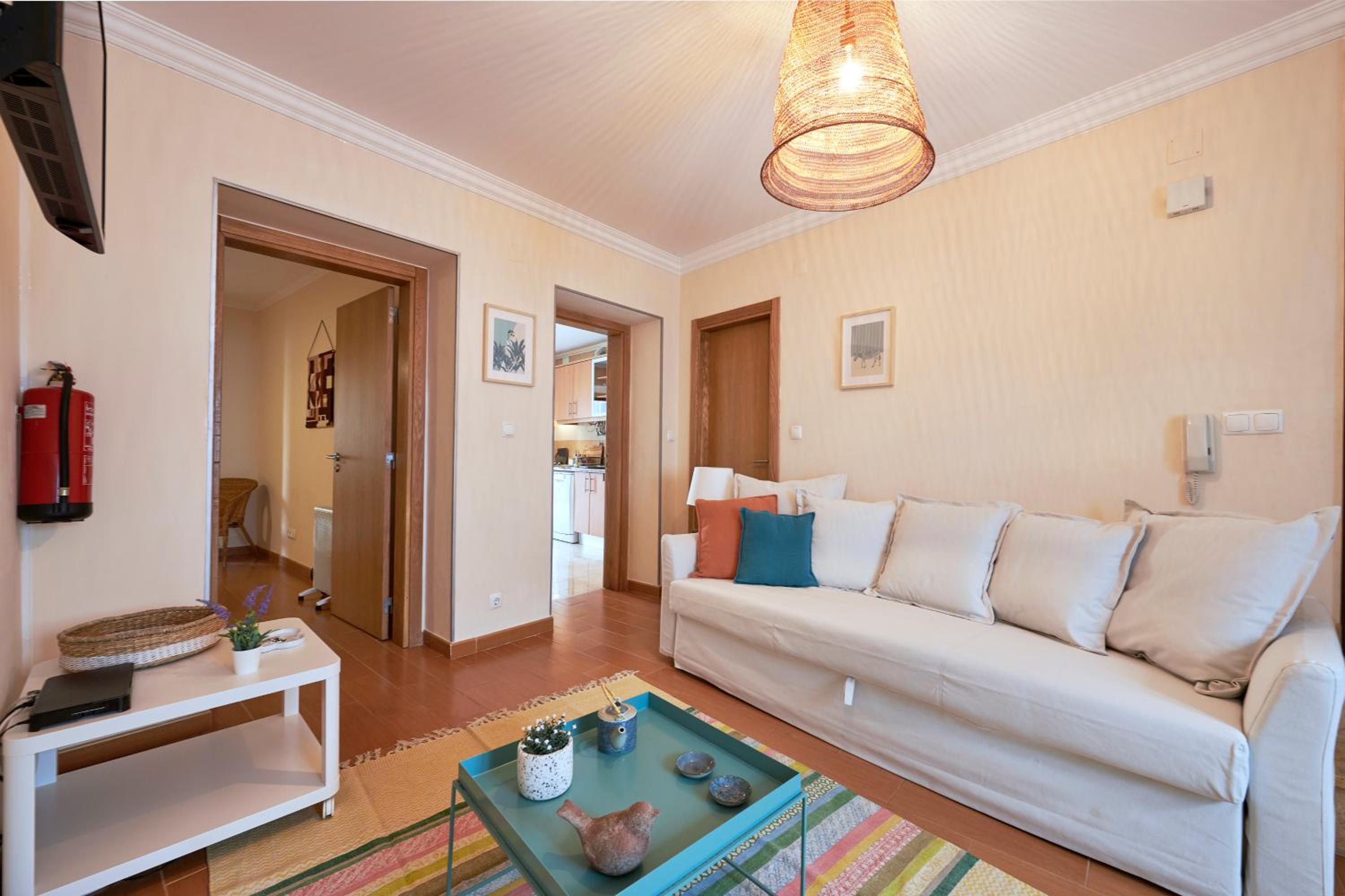 Hotel Spacious and Renovated Apartment With Amazing Patio, By TimeCooler - Image 1