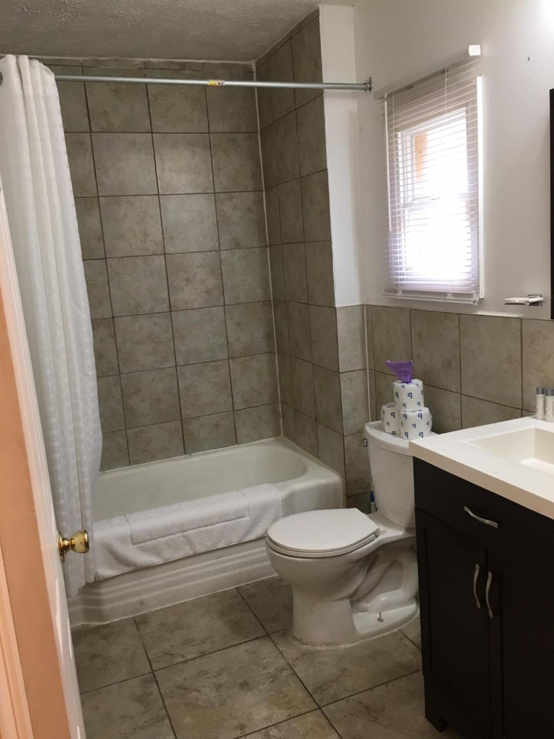 Winchester Vacations - ANS INN SUITES - Property Image 34