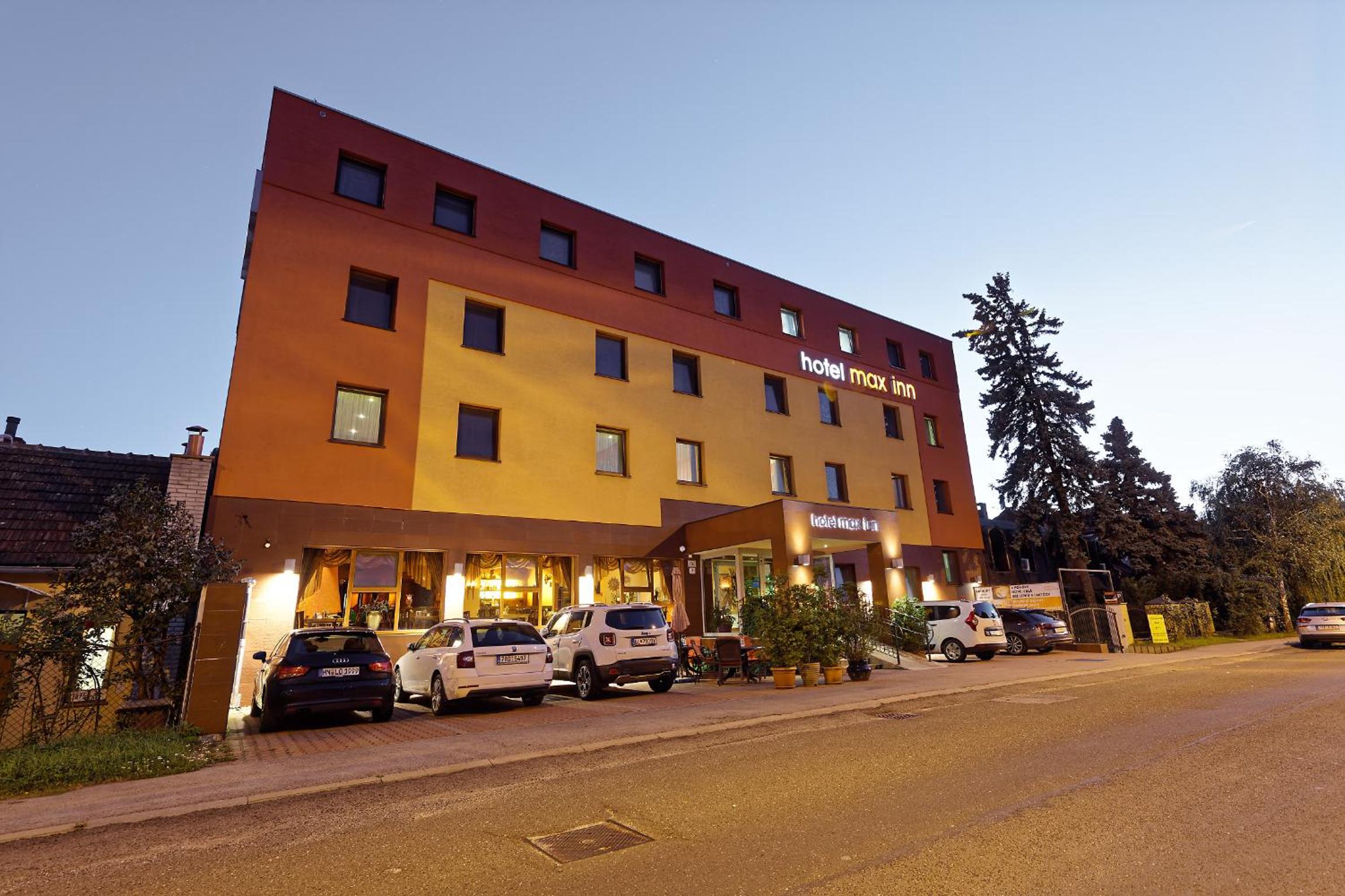 Hotel Max Inn - Image 1