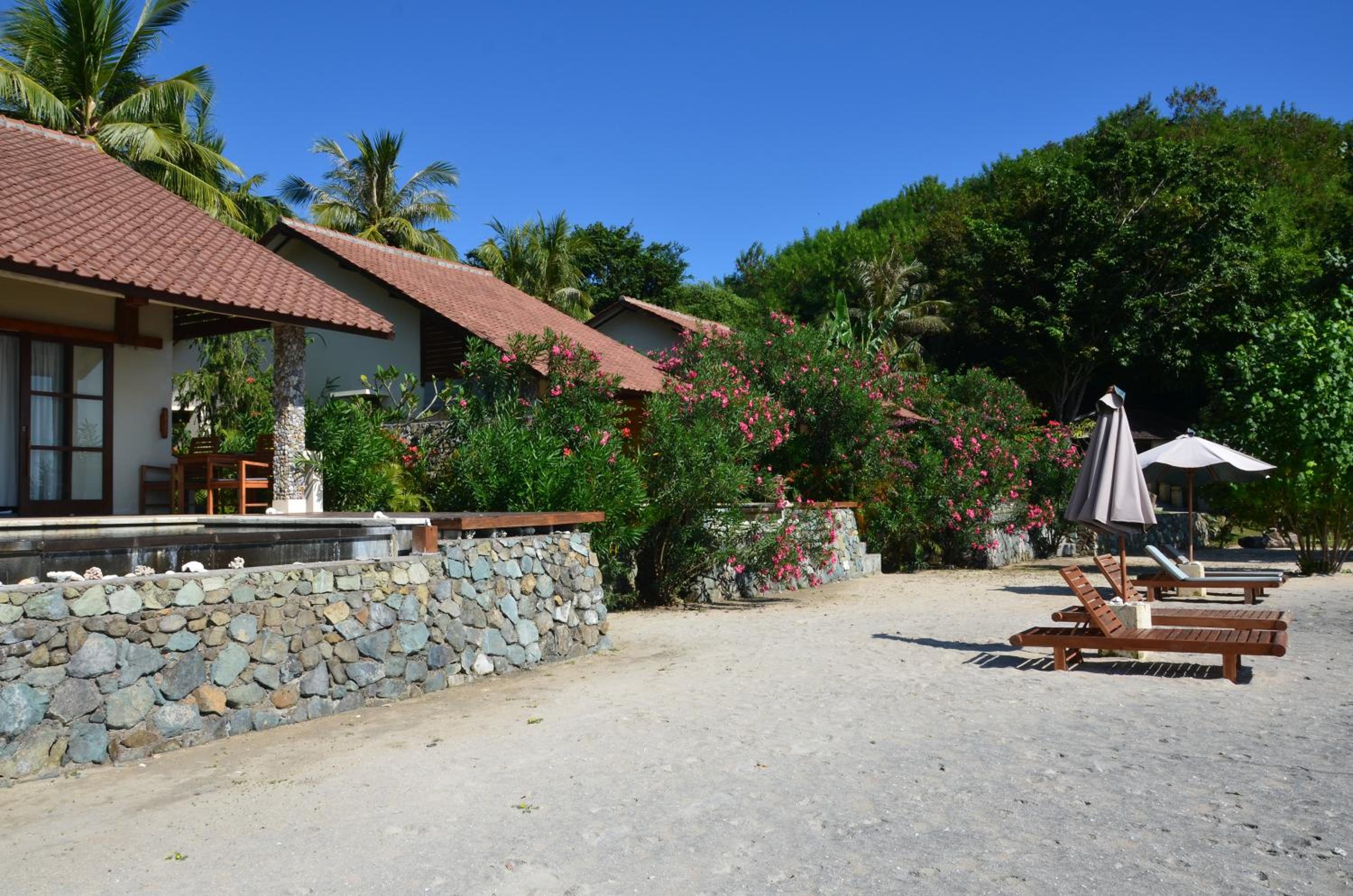 Cocotinos Sekotong Lombok view 3