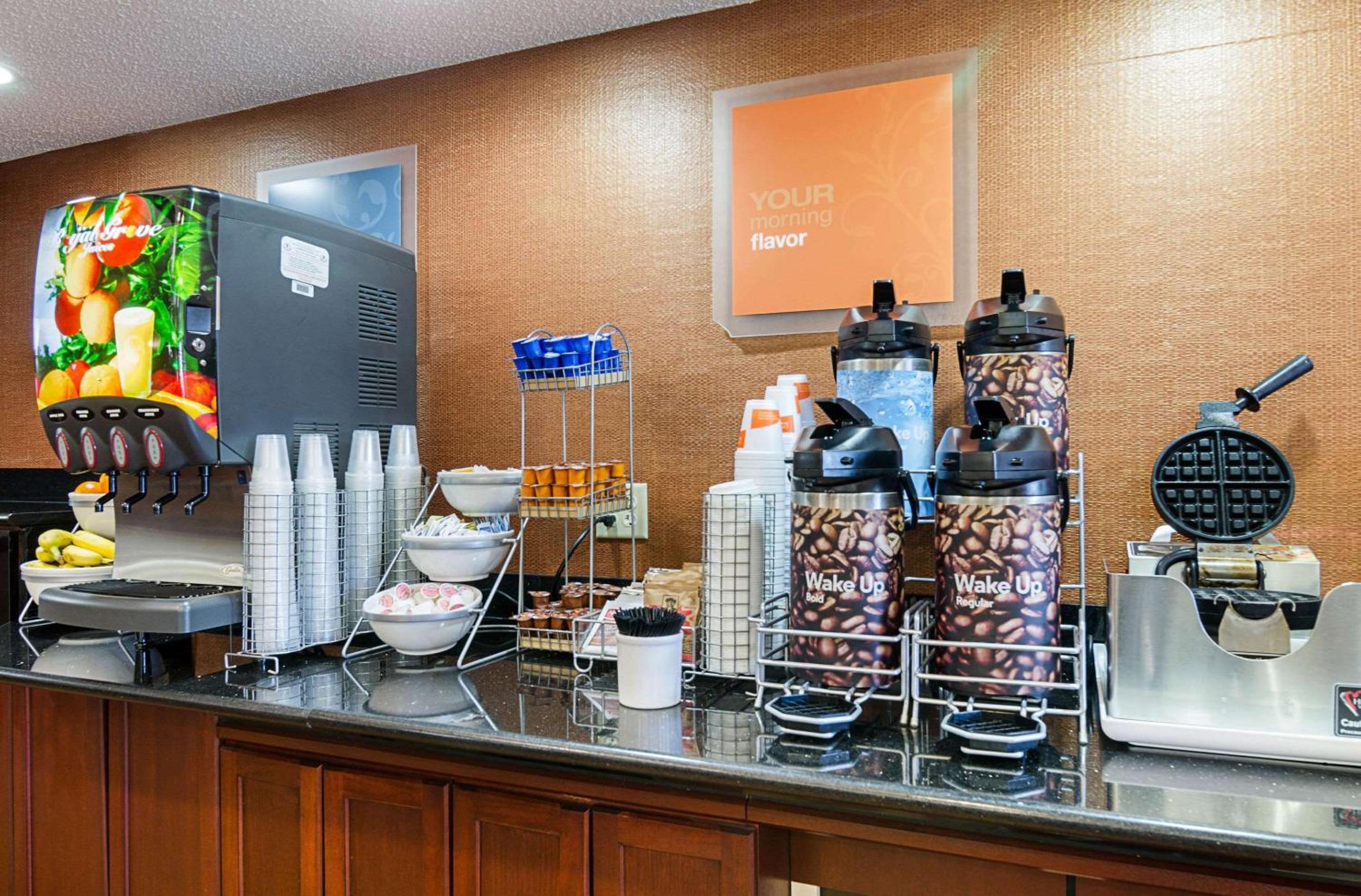 Hutchinson Vacations - Comfort Inn  Suites - Property Image 10