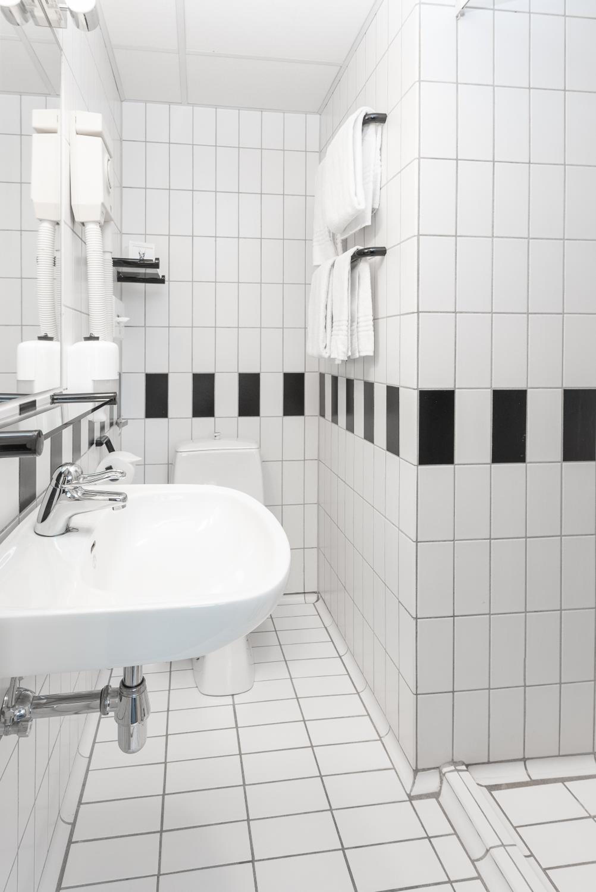 Sandnes Vacations - Hotel Sverre - Property Image 2
