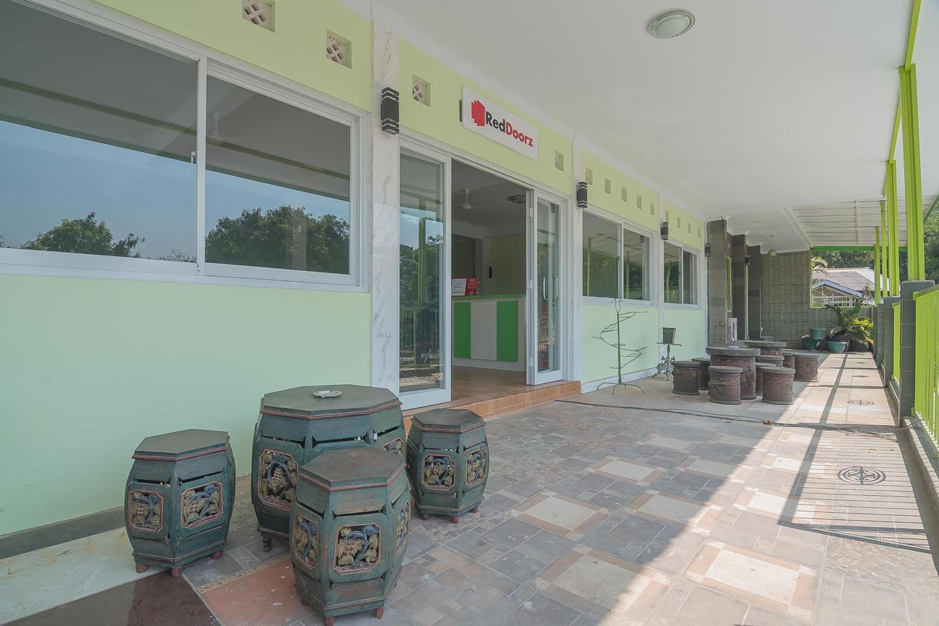 RedDoorz Syariah near Museum Wisma Karya Subang view 2