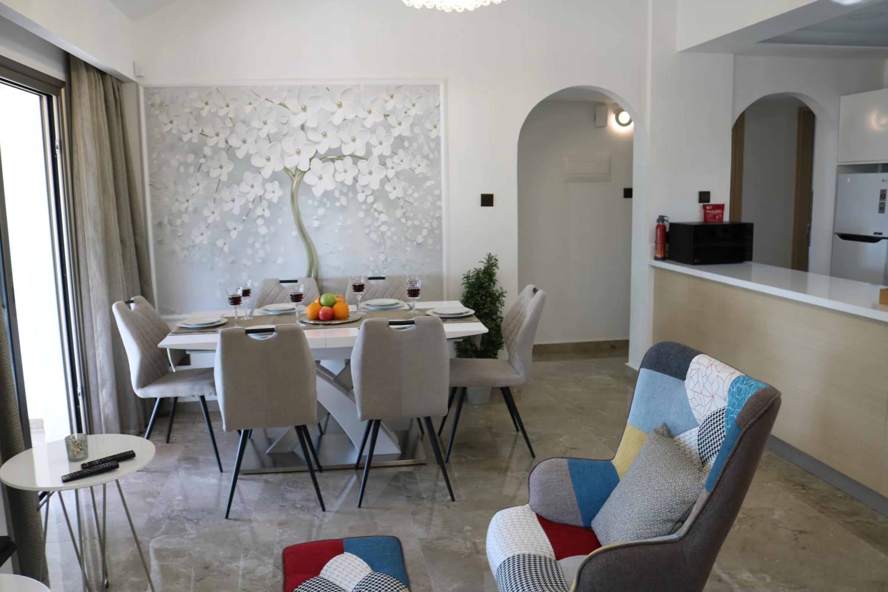 Yulya Villa By Taimoura