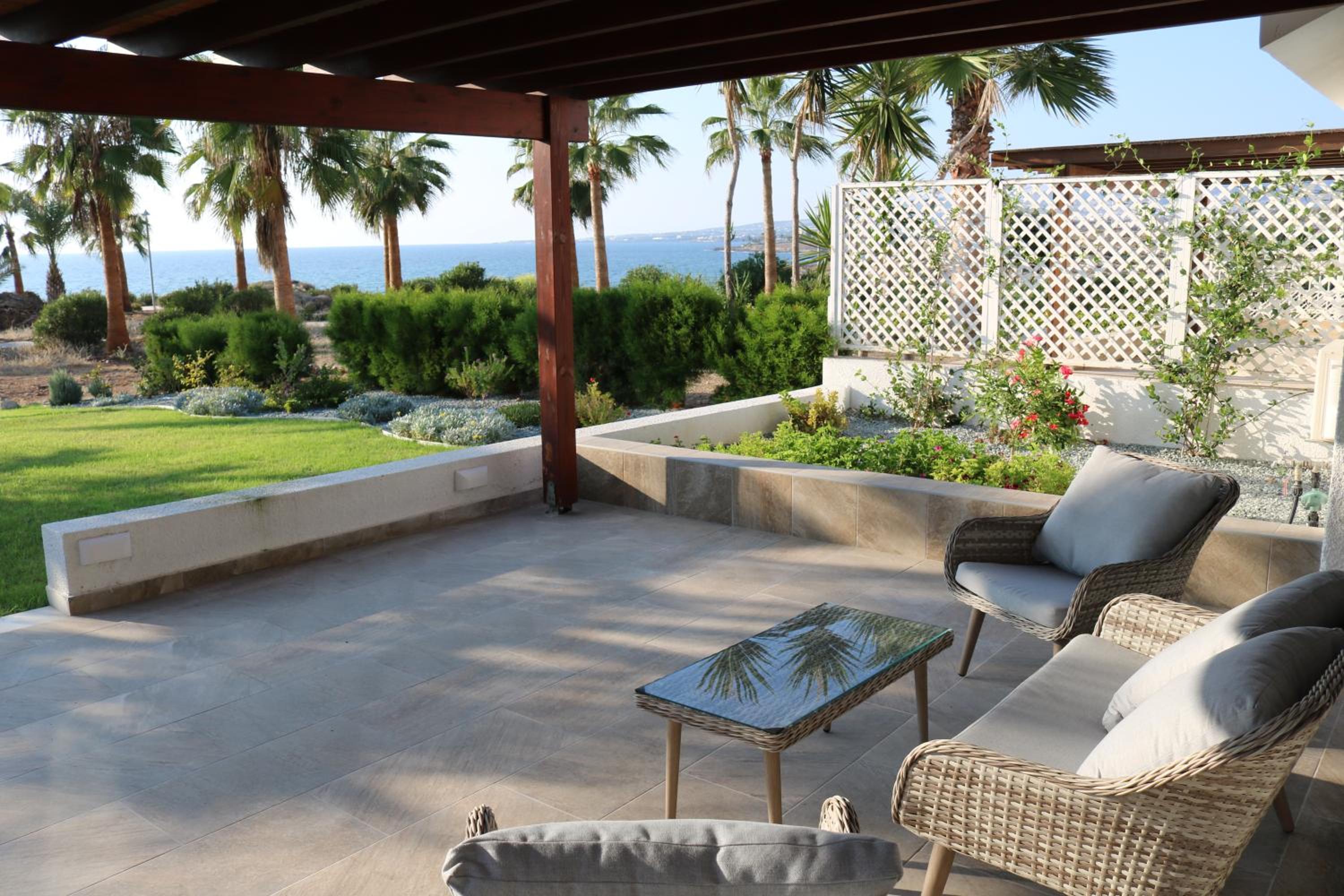 Yulya Villa By Taimoura