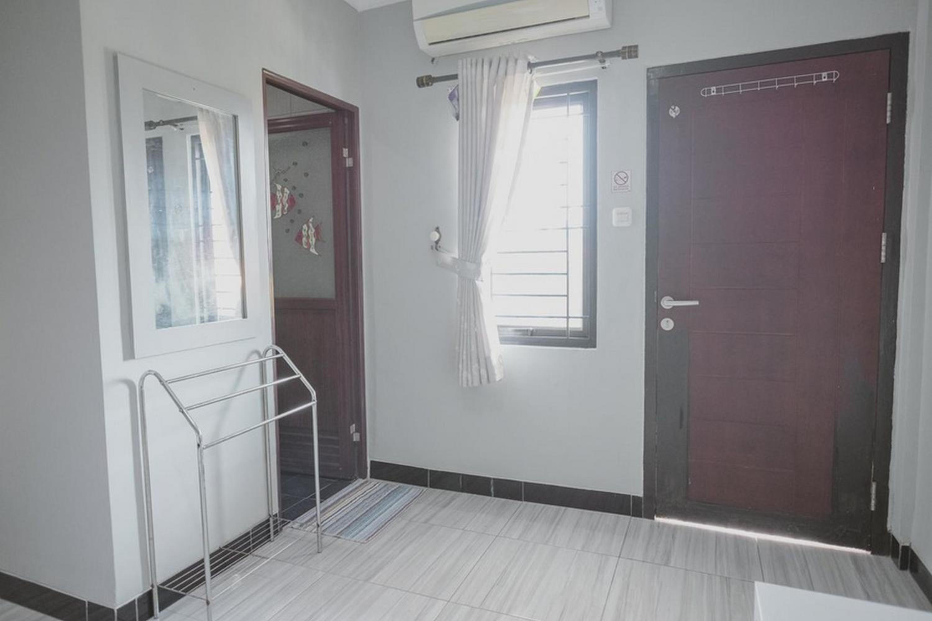 RedDoorz Syariah near Kantor Walikota Jambi