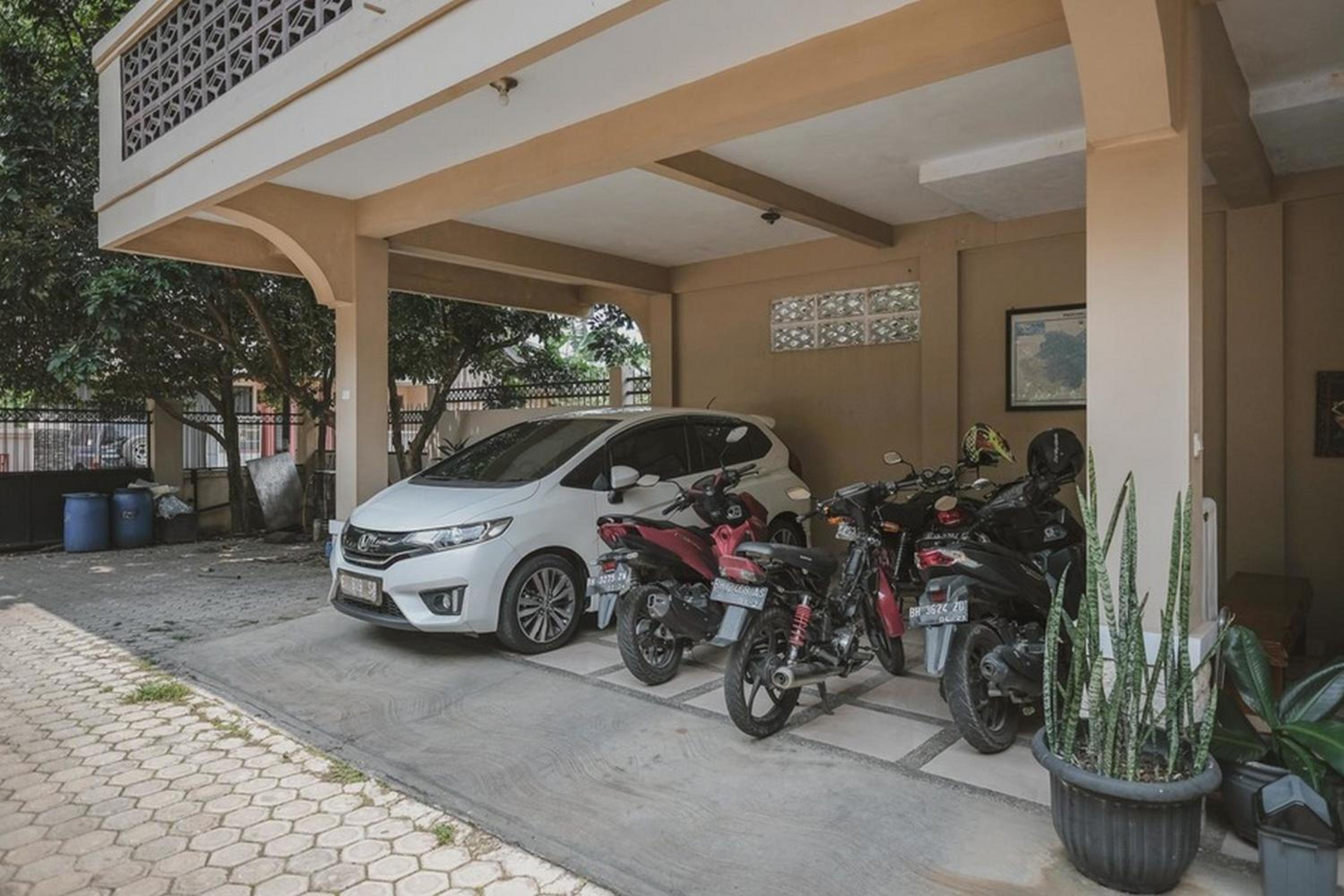RedDoorz Syariah near Jamtos Jambi 2 view 3