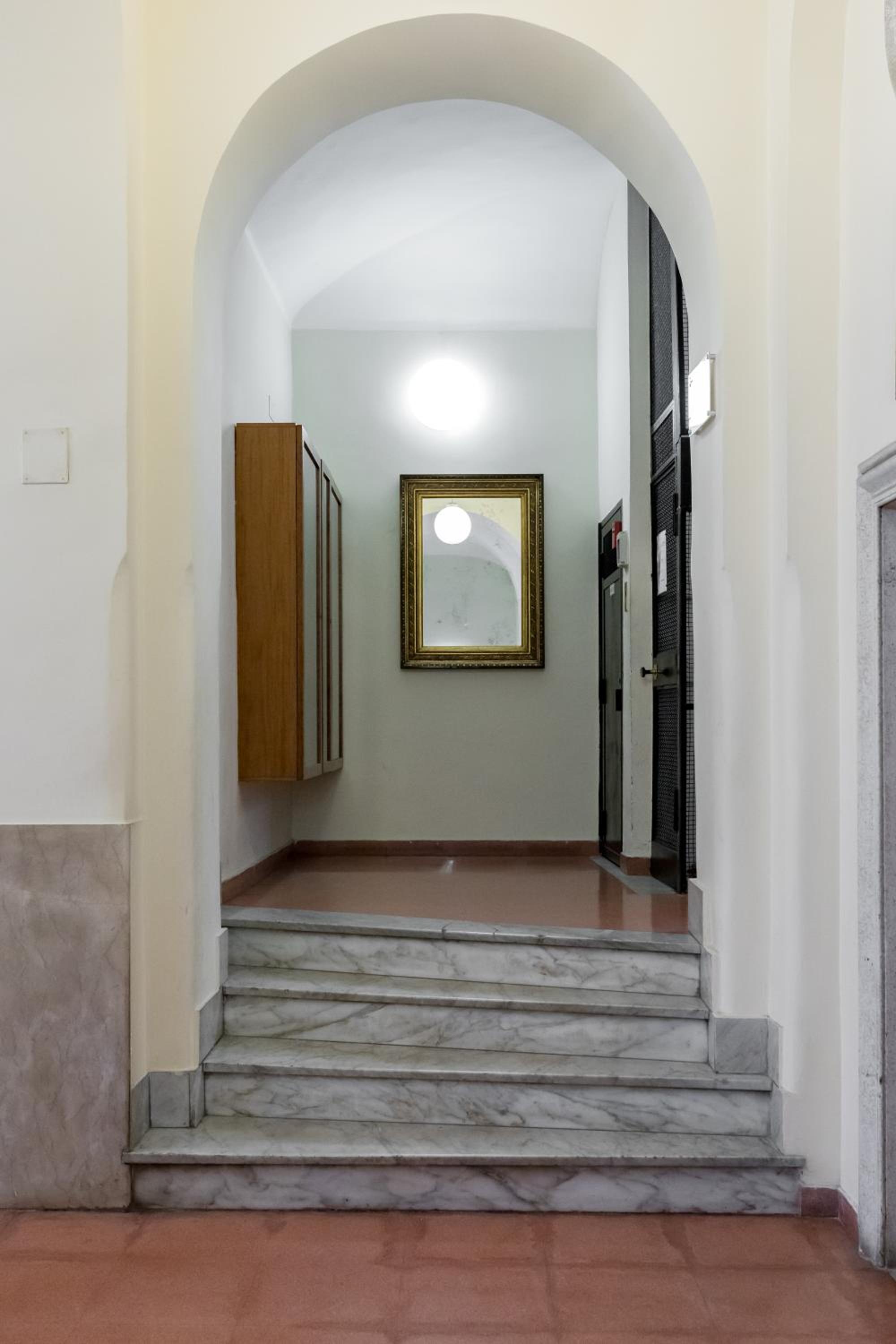 Crosti Apartments