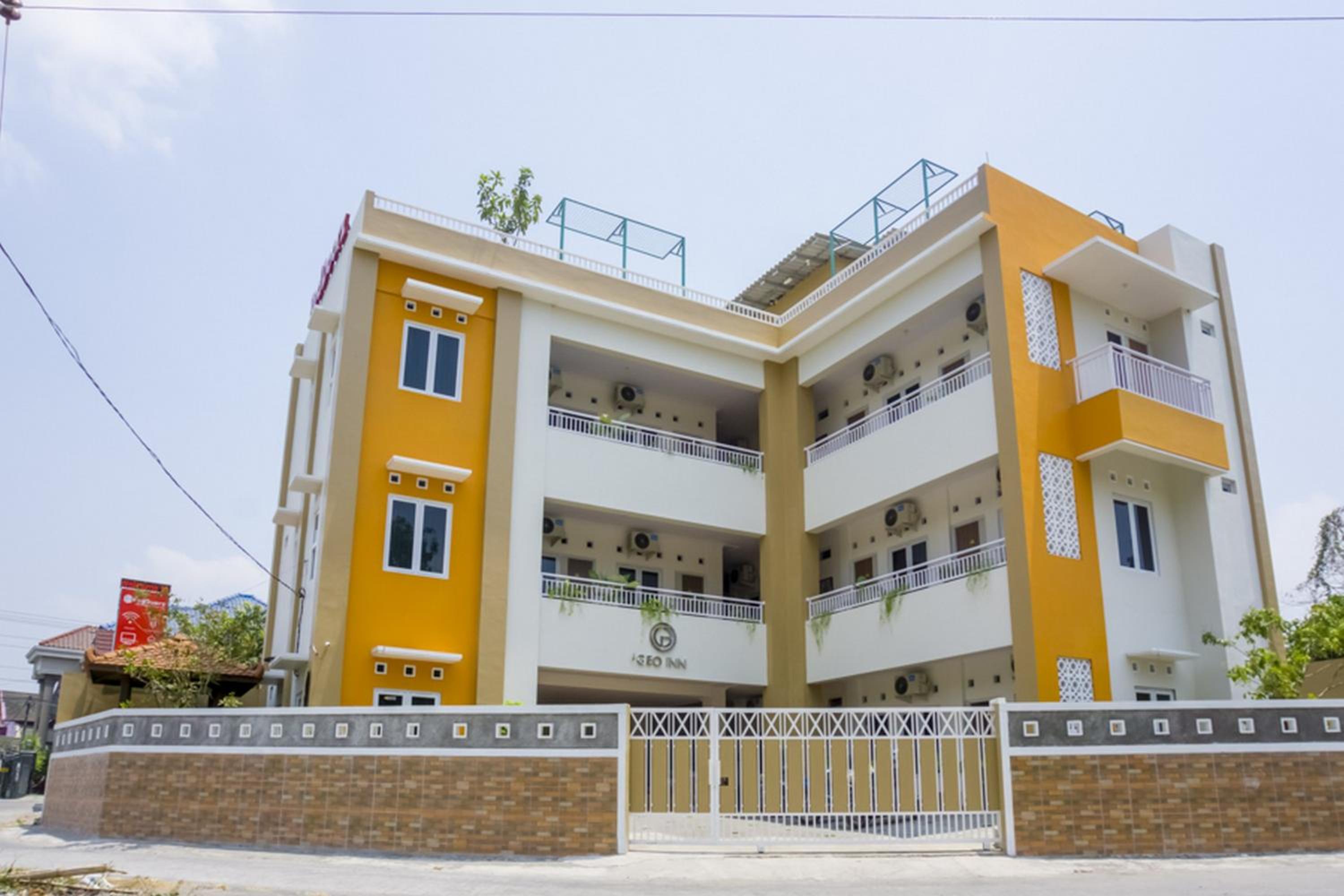 RedDoorz Syariah near Taman Pelangi Monjali view 3