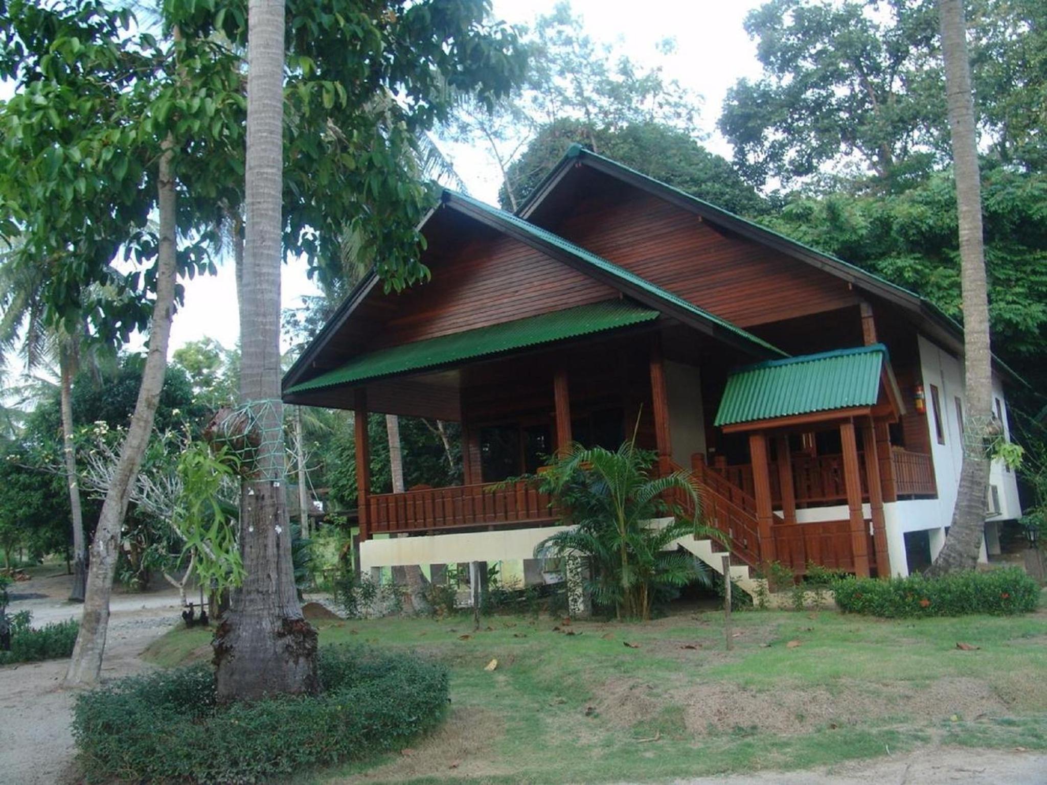 Mac's Bay Resort