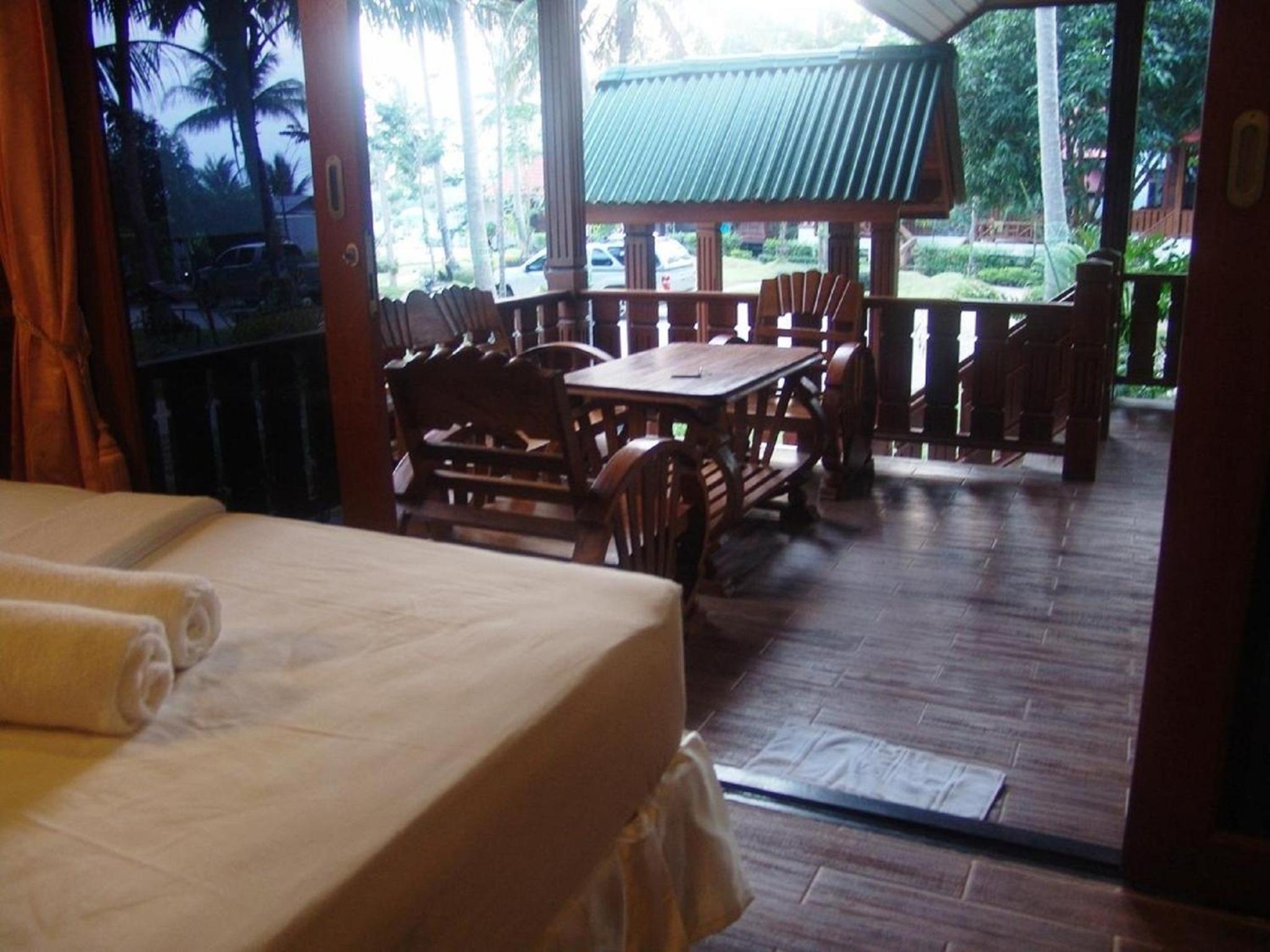 Mac's Bay Resort