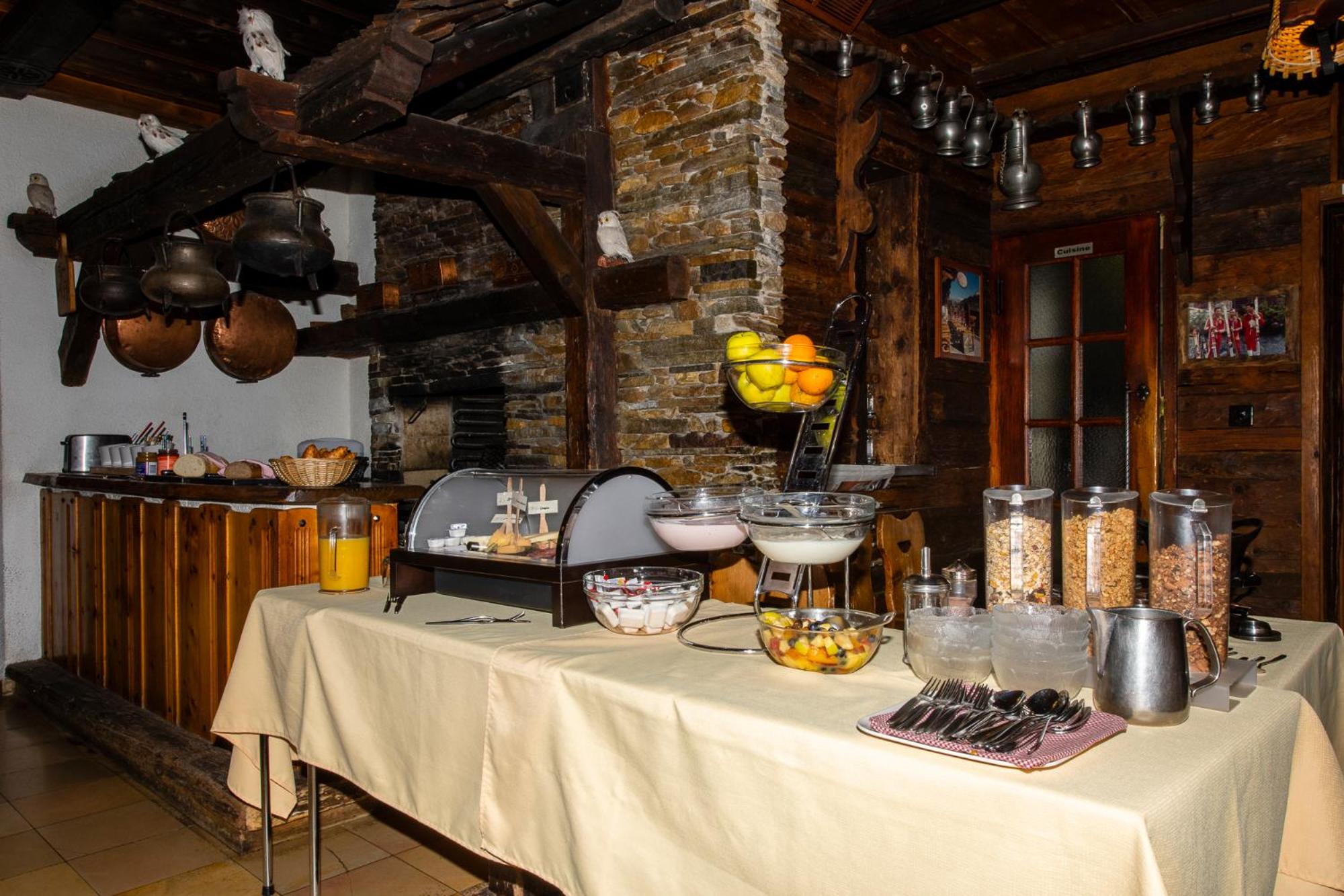 Hotel de Moiry Supérieur view 2