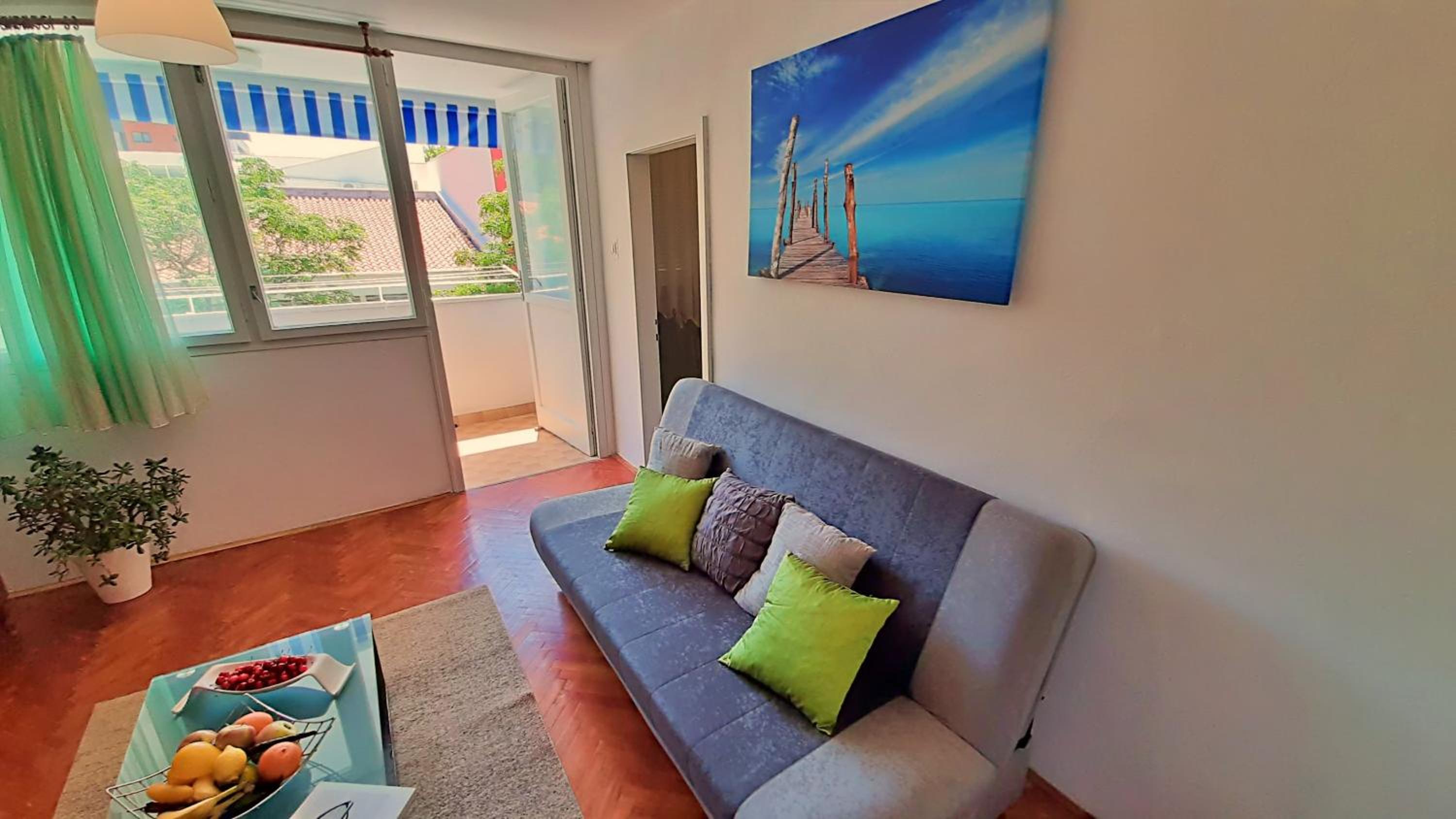 Town Center Apartment with Balcony view 3