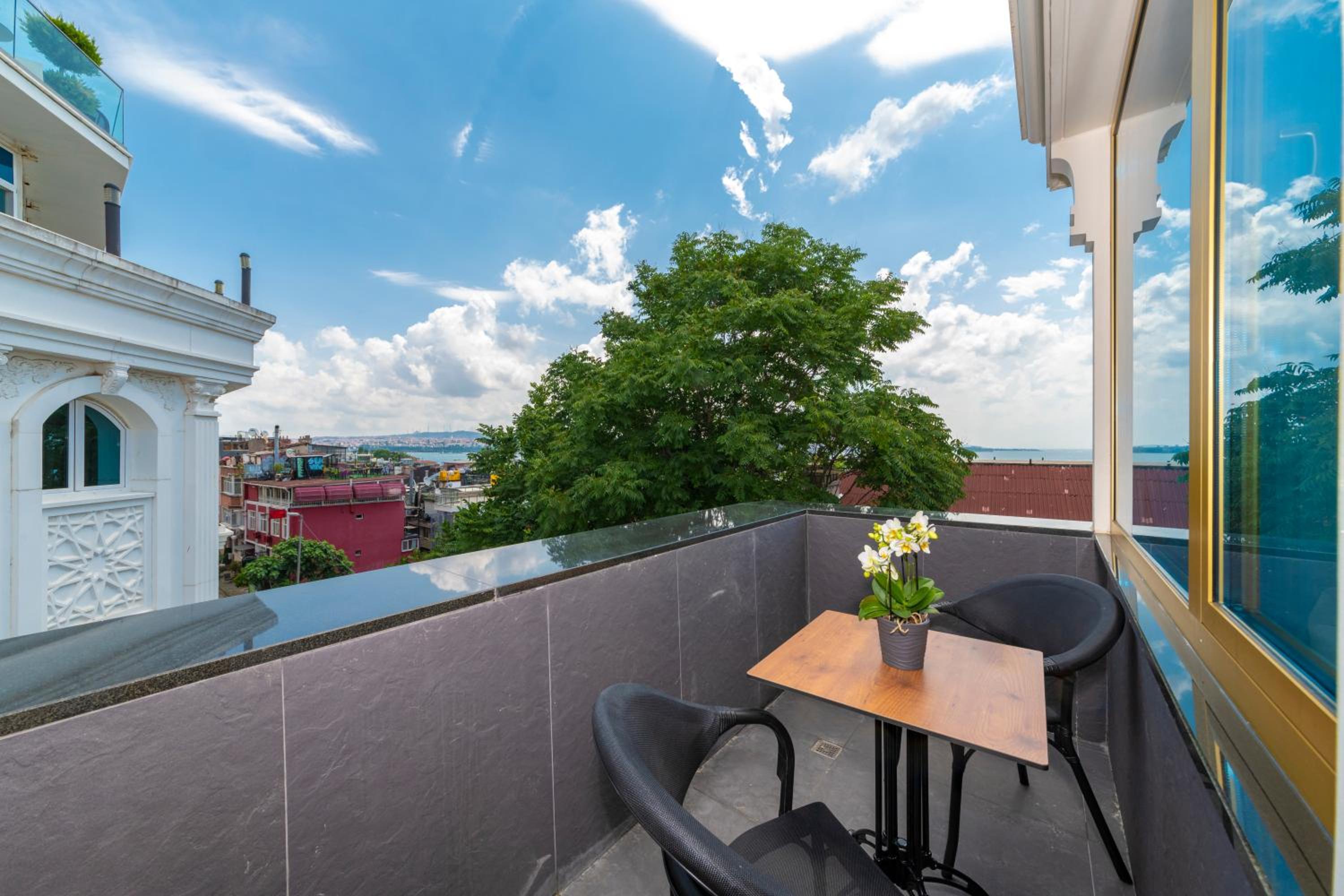 Eastanbul Suitleri - Image 62