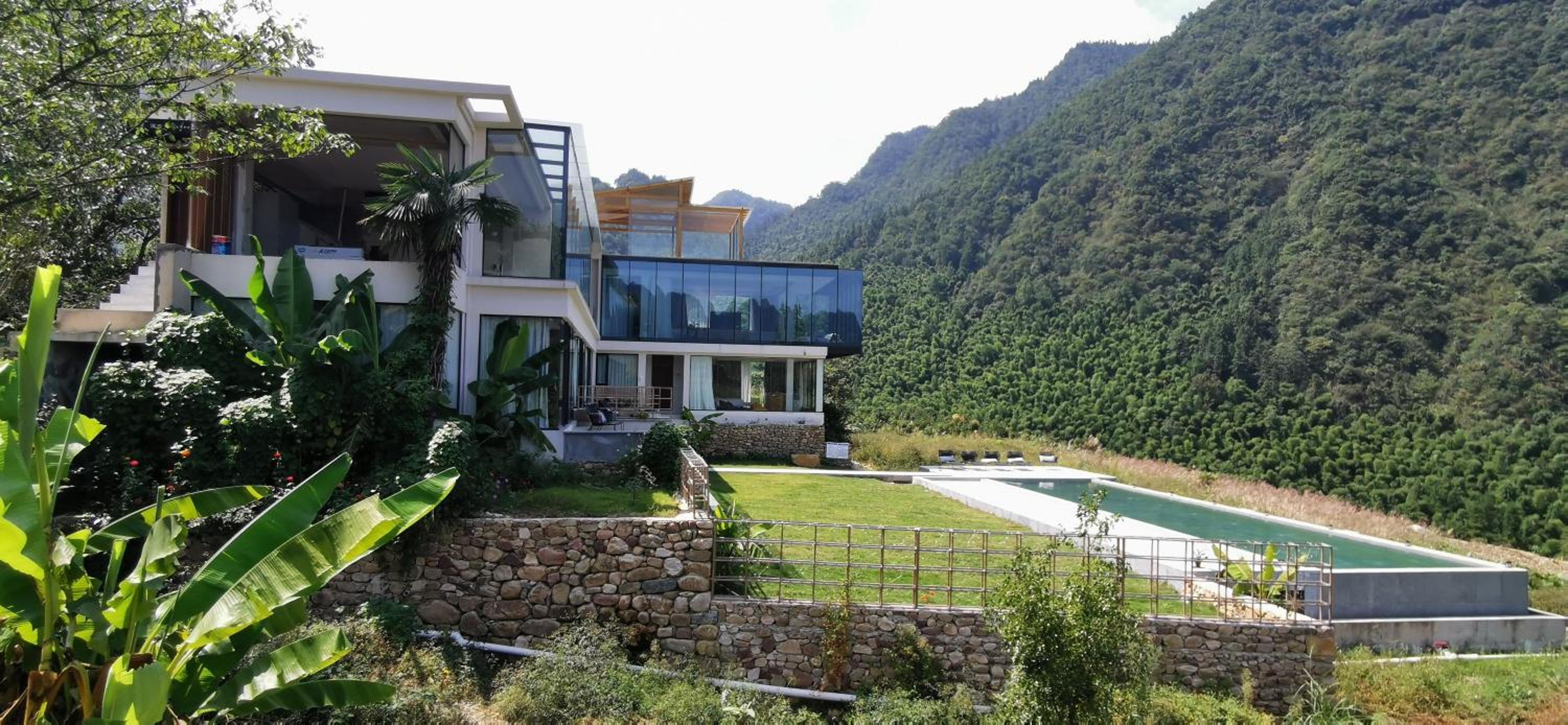 Zhangjiajie national park Purespace --2nights 1free pick-up&book tickets&5min to park