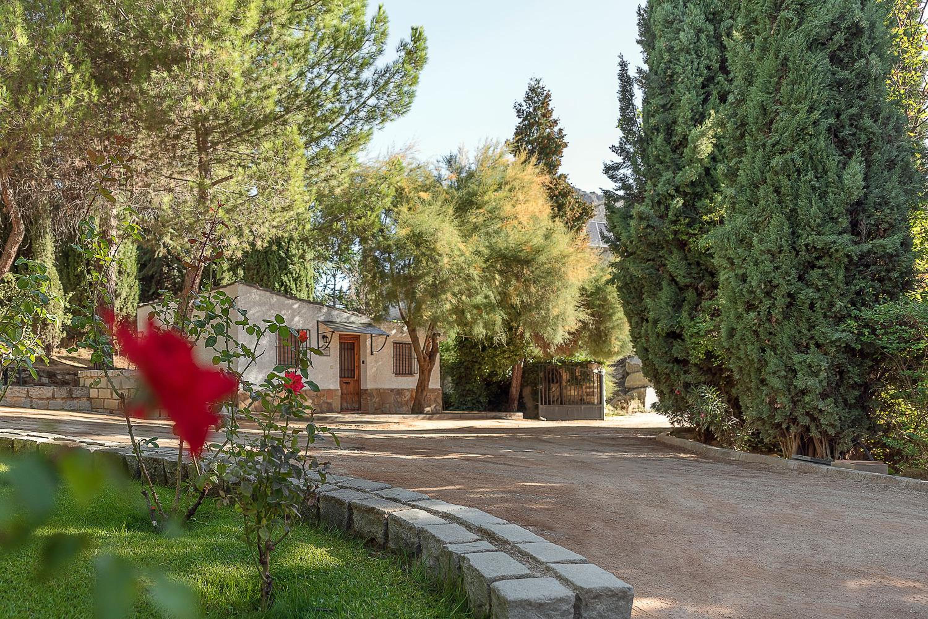 Apiedesierra - Caserio del Colmenar