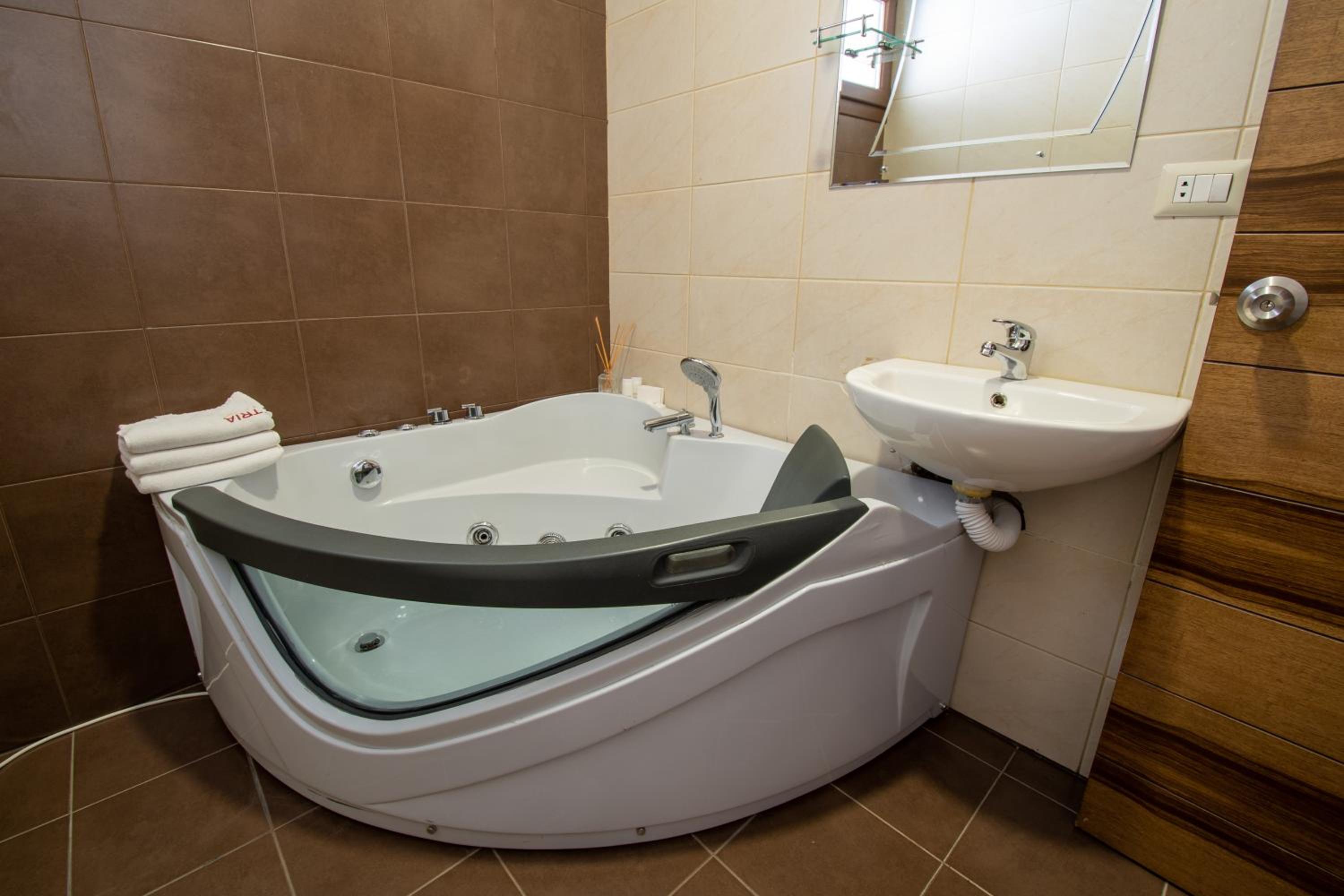 Austria Luxury Apartments, Faraya Hotel
