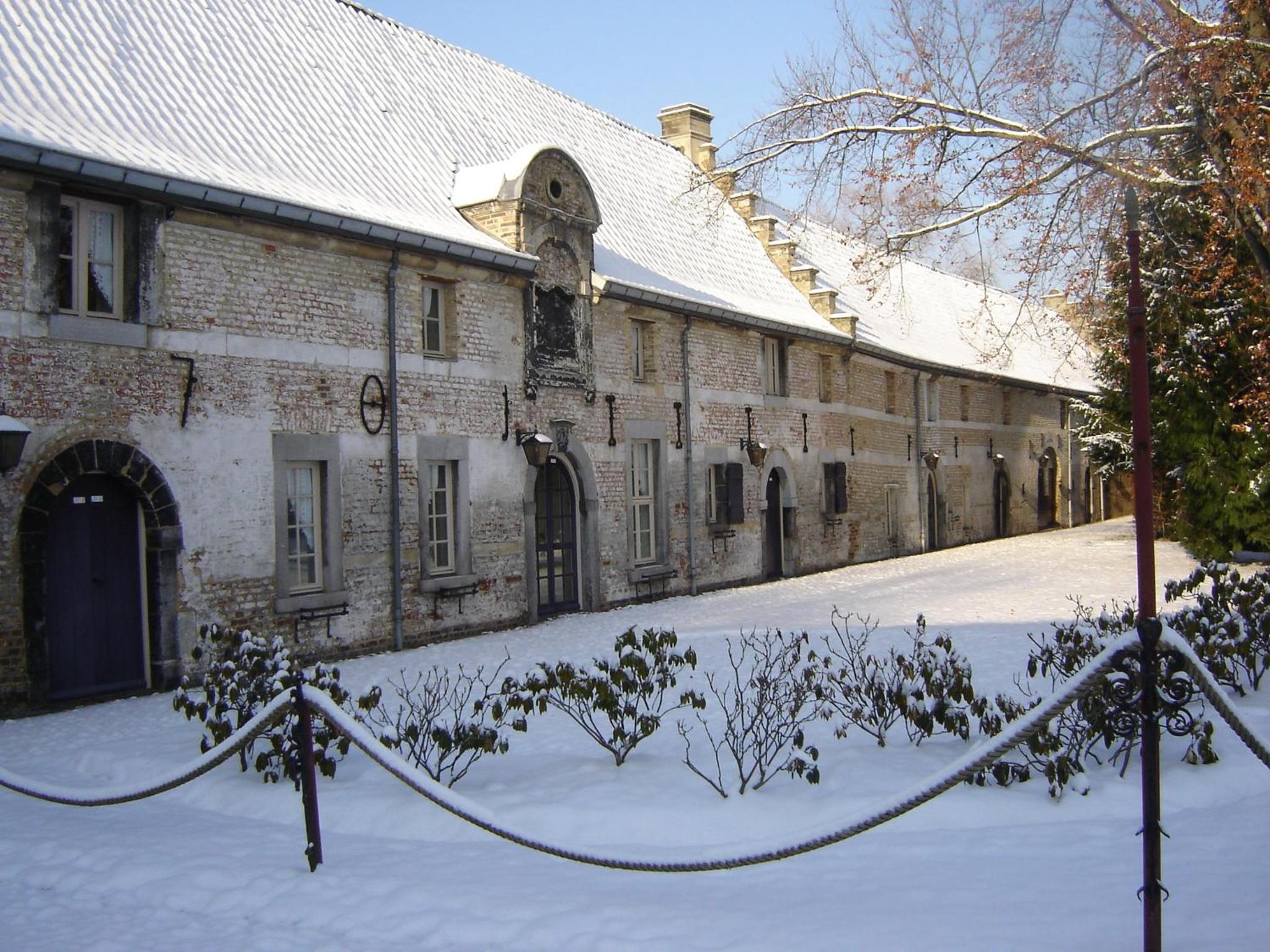 Kasteel Schaloen - vakantiewoningen & hotel - gratis parkeren