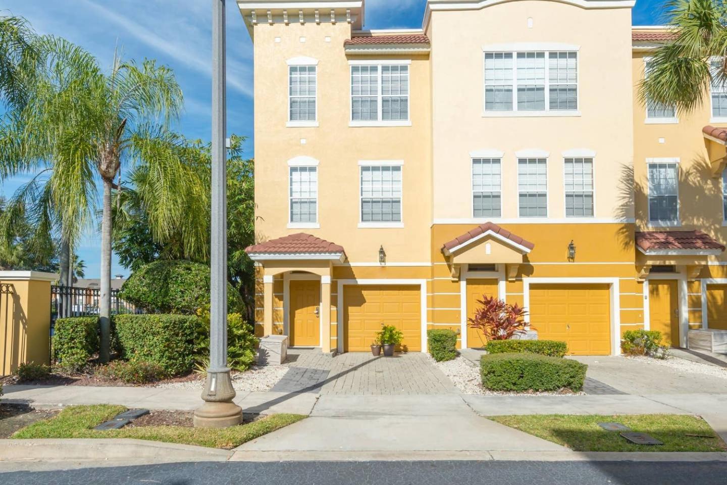 Vista Cay at Epic Universe - Luxury 3 bedroom Townhouse