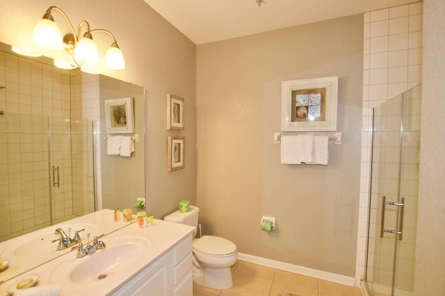 Vista Cay at Epic Universe - Luxury Lakeview 4 bedroom condo