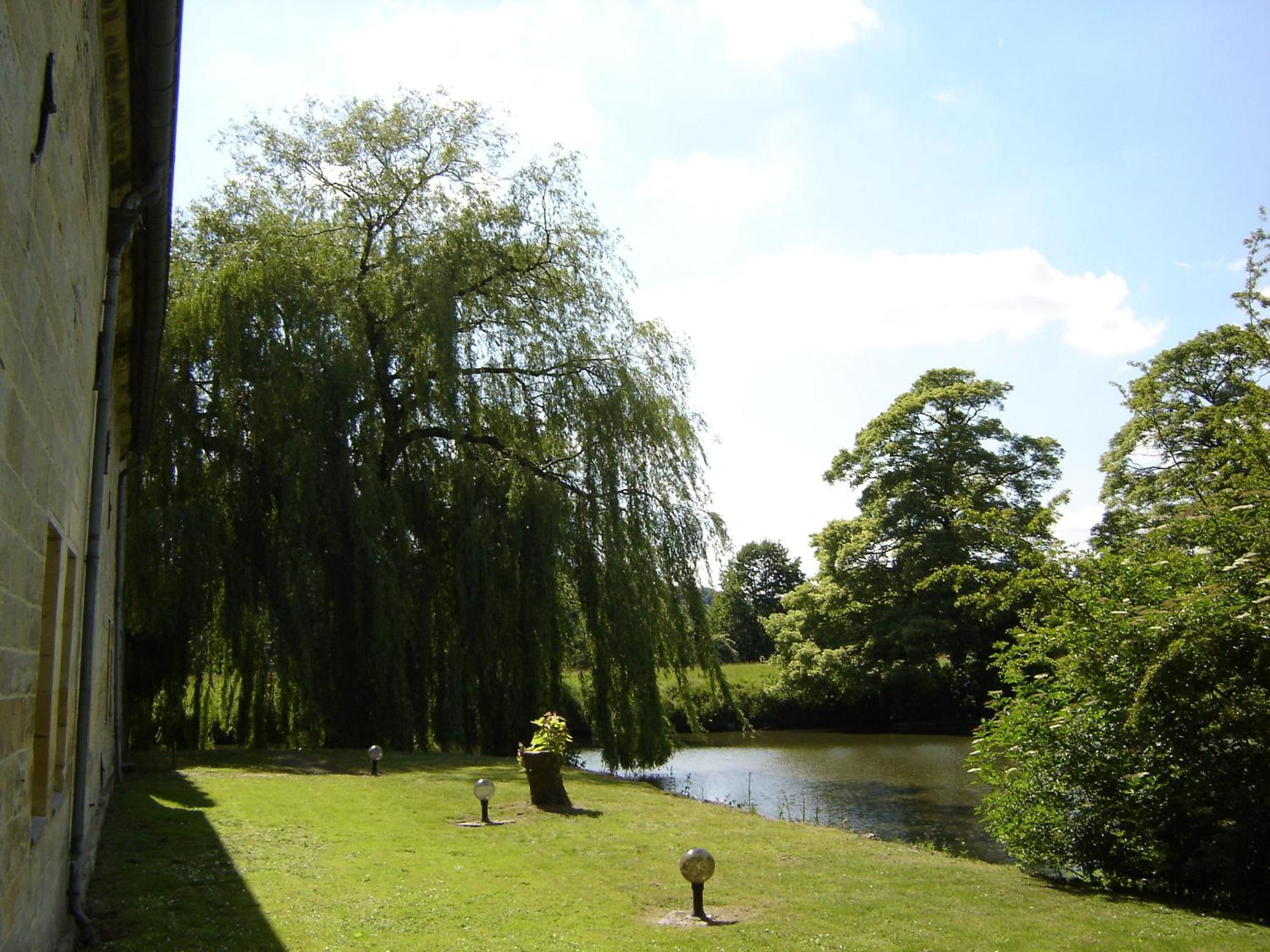 Kasteel Schaloen - vakantiewoningen & hotel - gratis parkeren