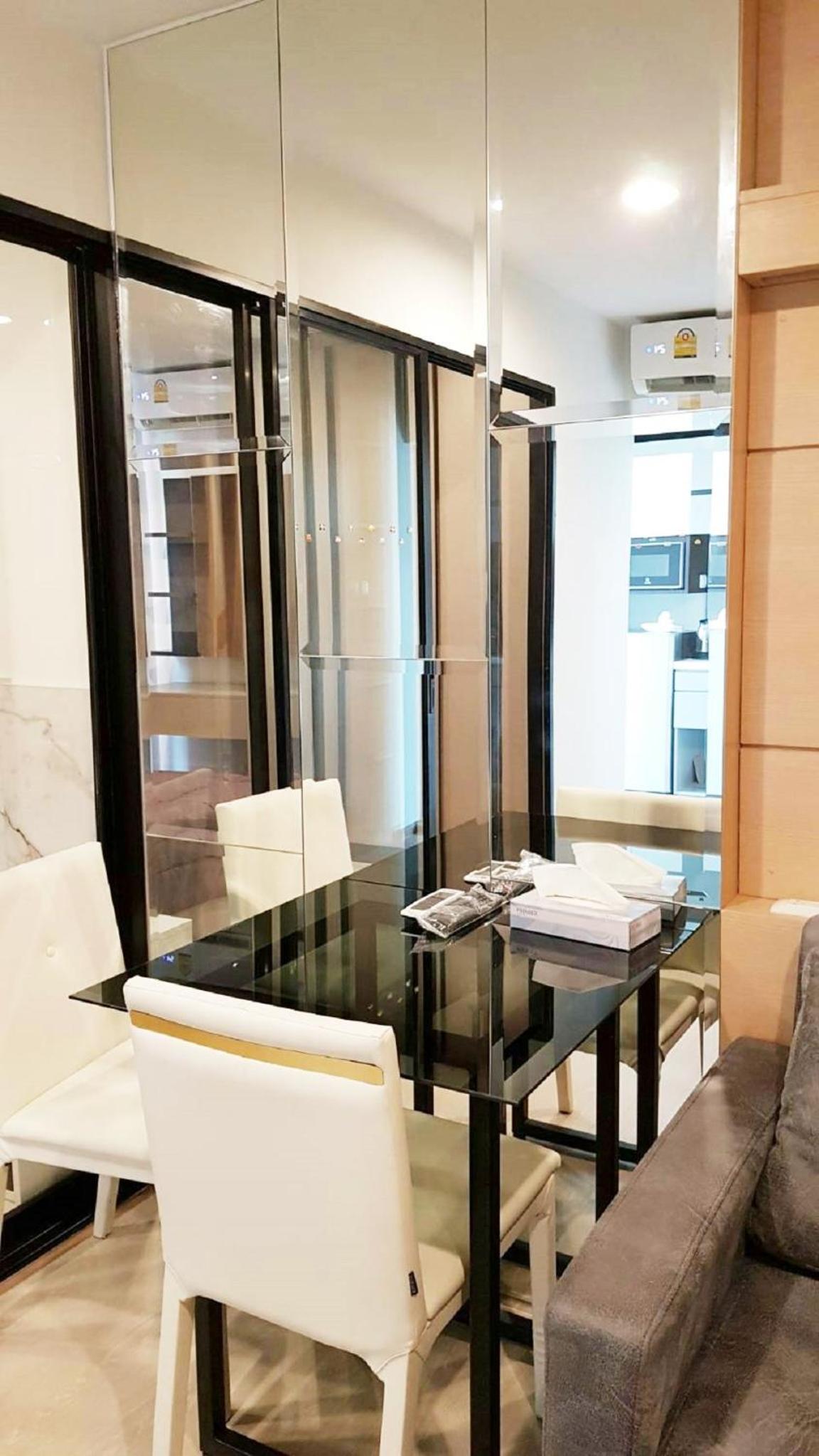 The Excel Groove Condo at Lasalle 52