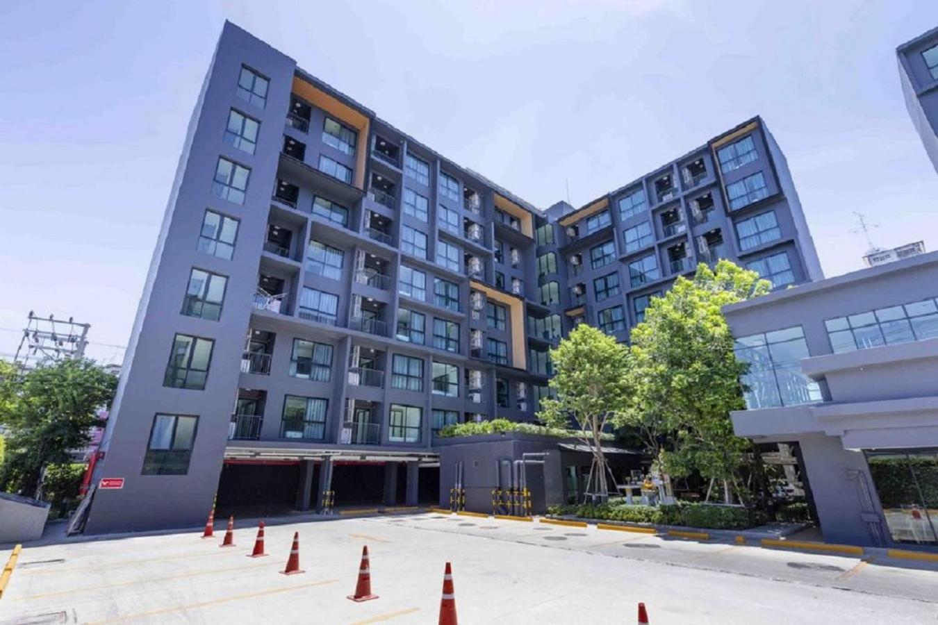The Excel Groove Condo at Lasalle 52