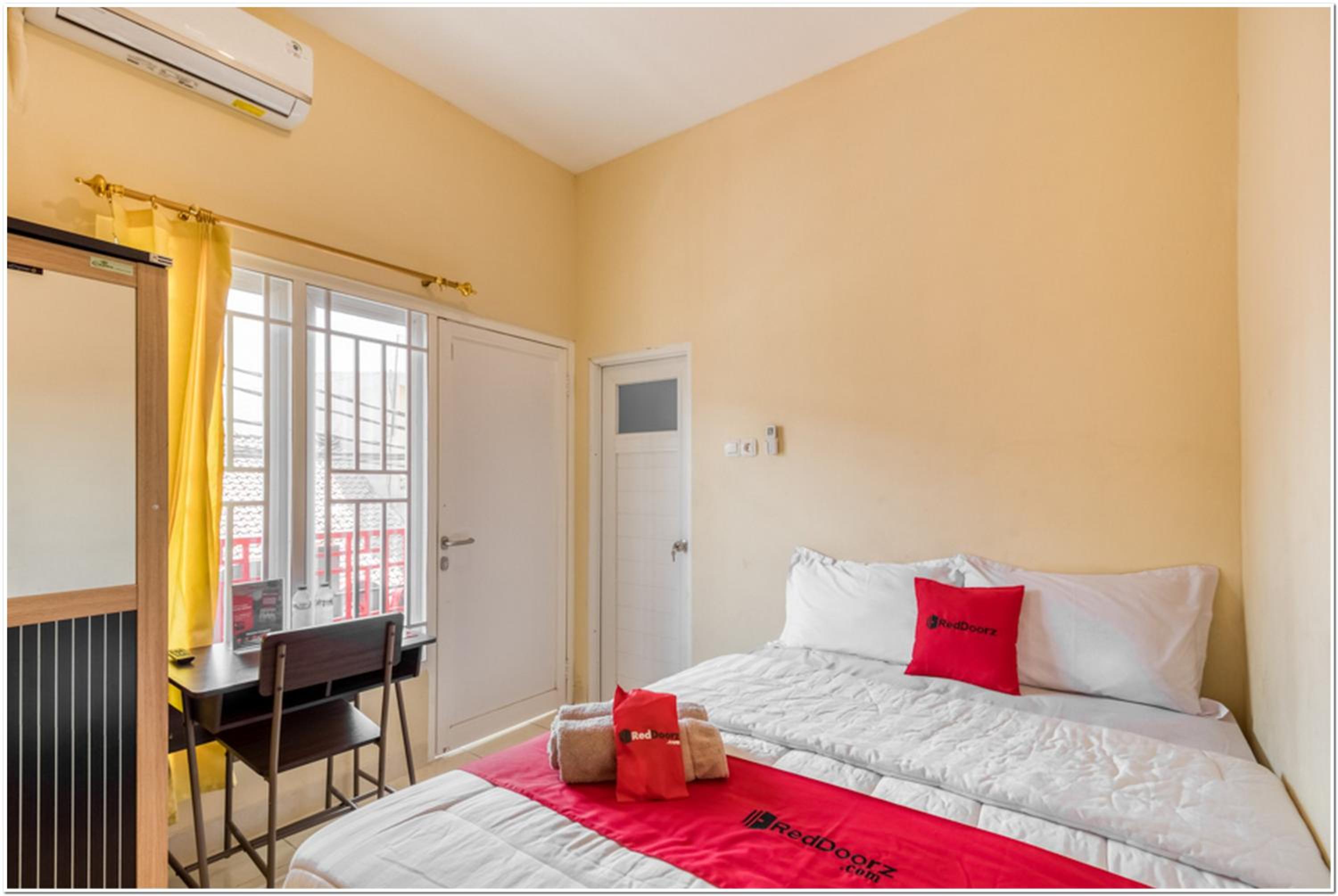 RedDoorz near Ramai Mall Malioboro view 5